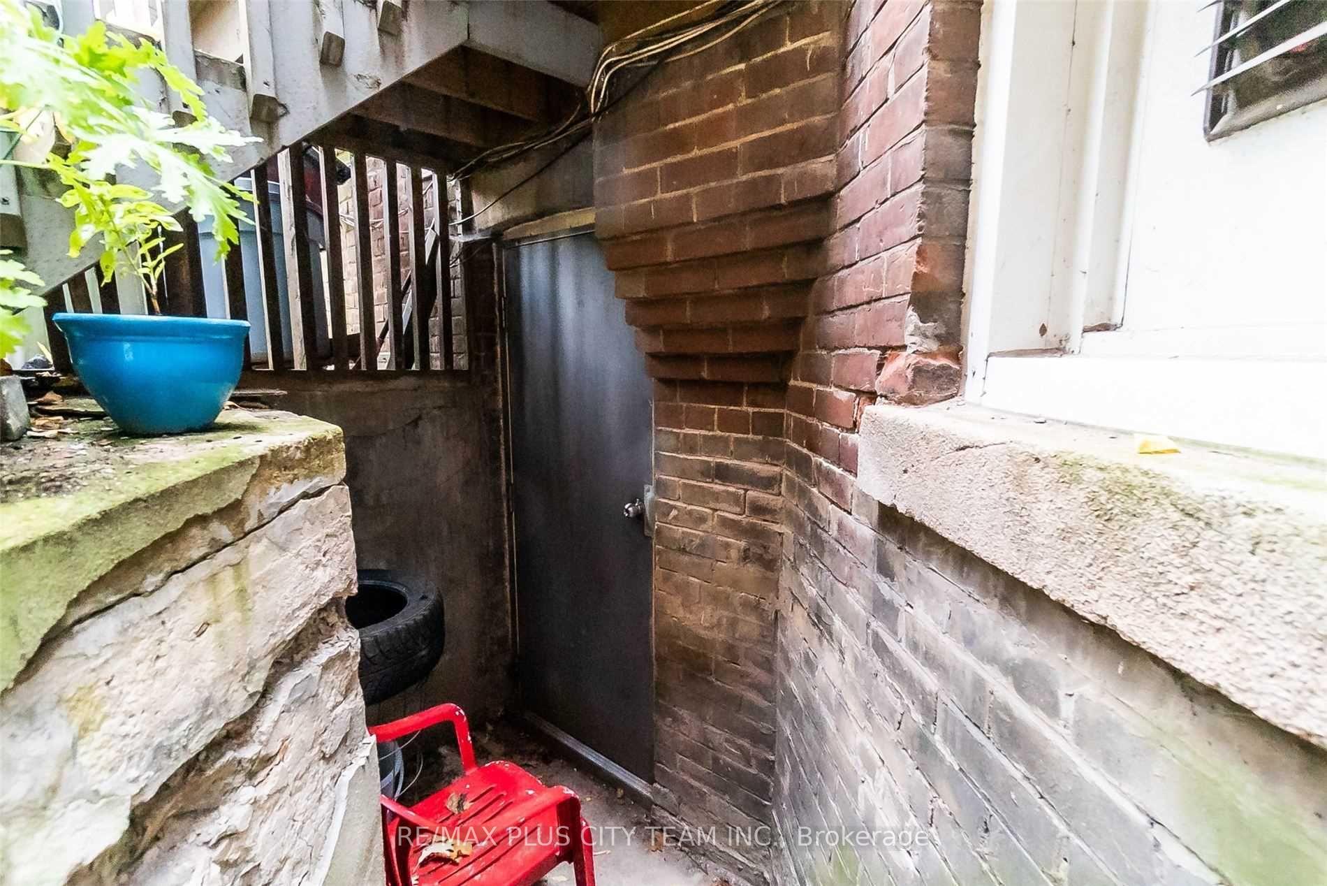 Photo 29 of Unit 8, 291 St George Street, Toronto, The Annex — HOMEH