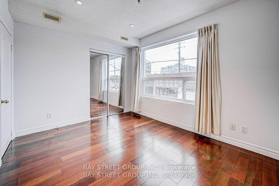 Photo 3 of 641 Dupont Street, Toronto, The Annex — HOMEH