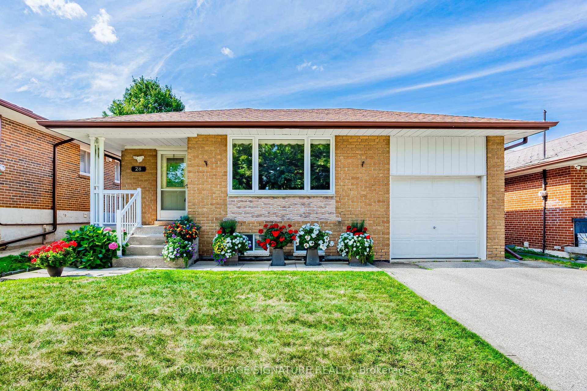 Photo 1 of 28 Sedgemount Drive, Scarborough, Woburn — HOMEH