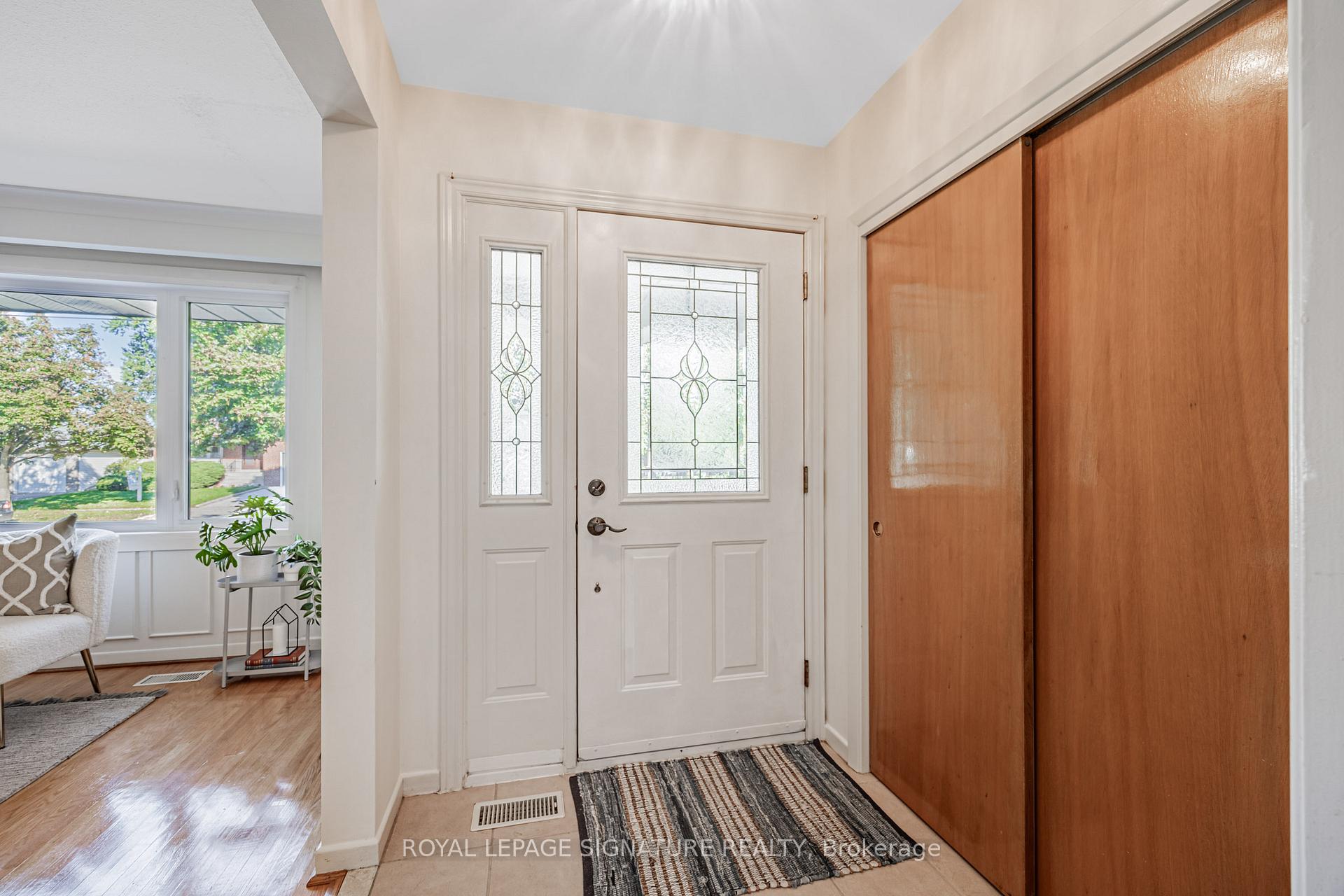 Photo 2 of 28 Sedgemount Drive, Scarborough, Woburn — HOMEH