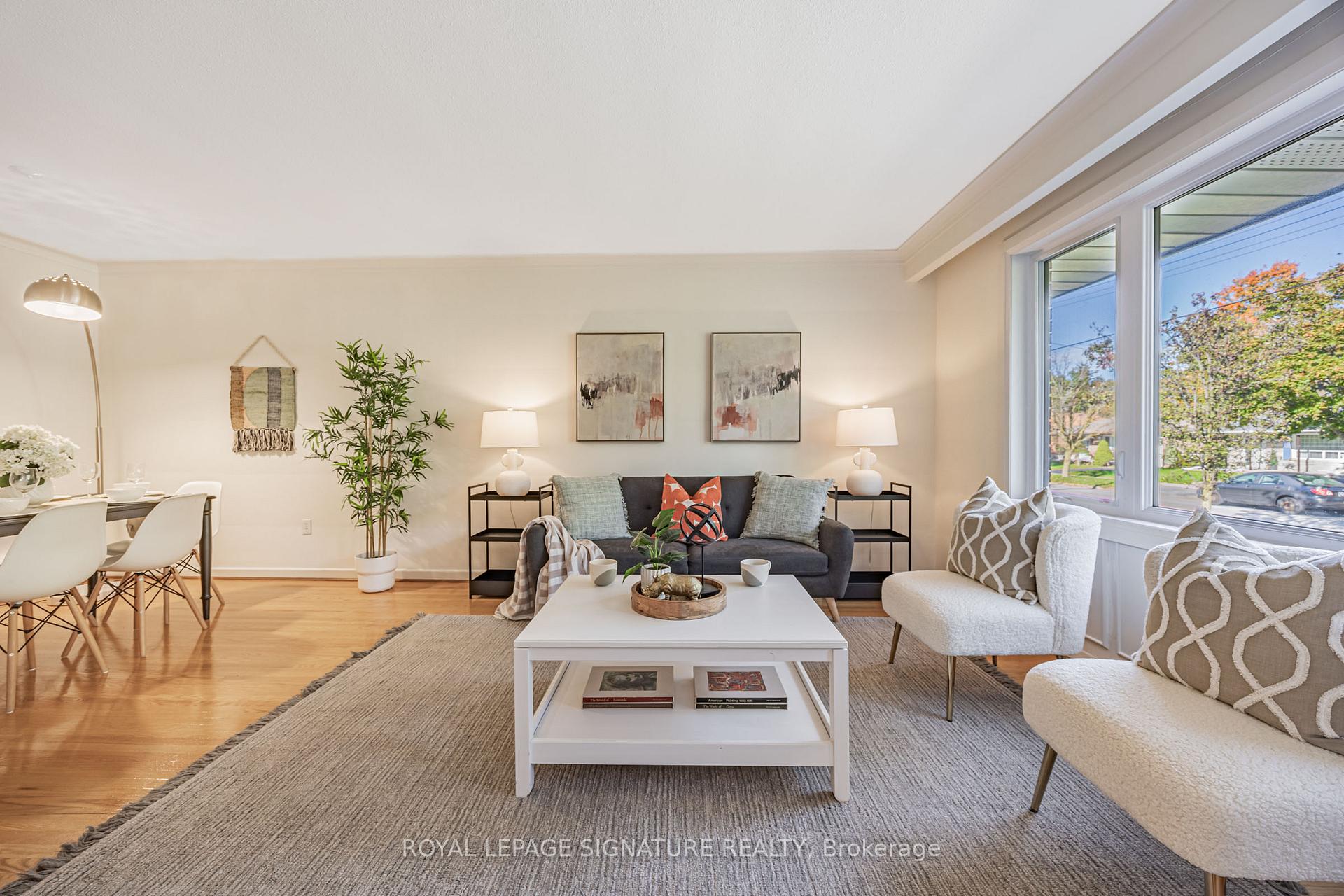 Photo 4 of 28 Sedgemount Drive, Scarborough, Woburn — HOMEH
