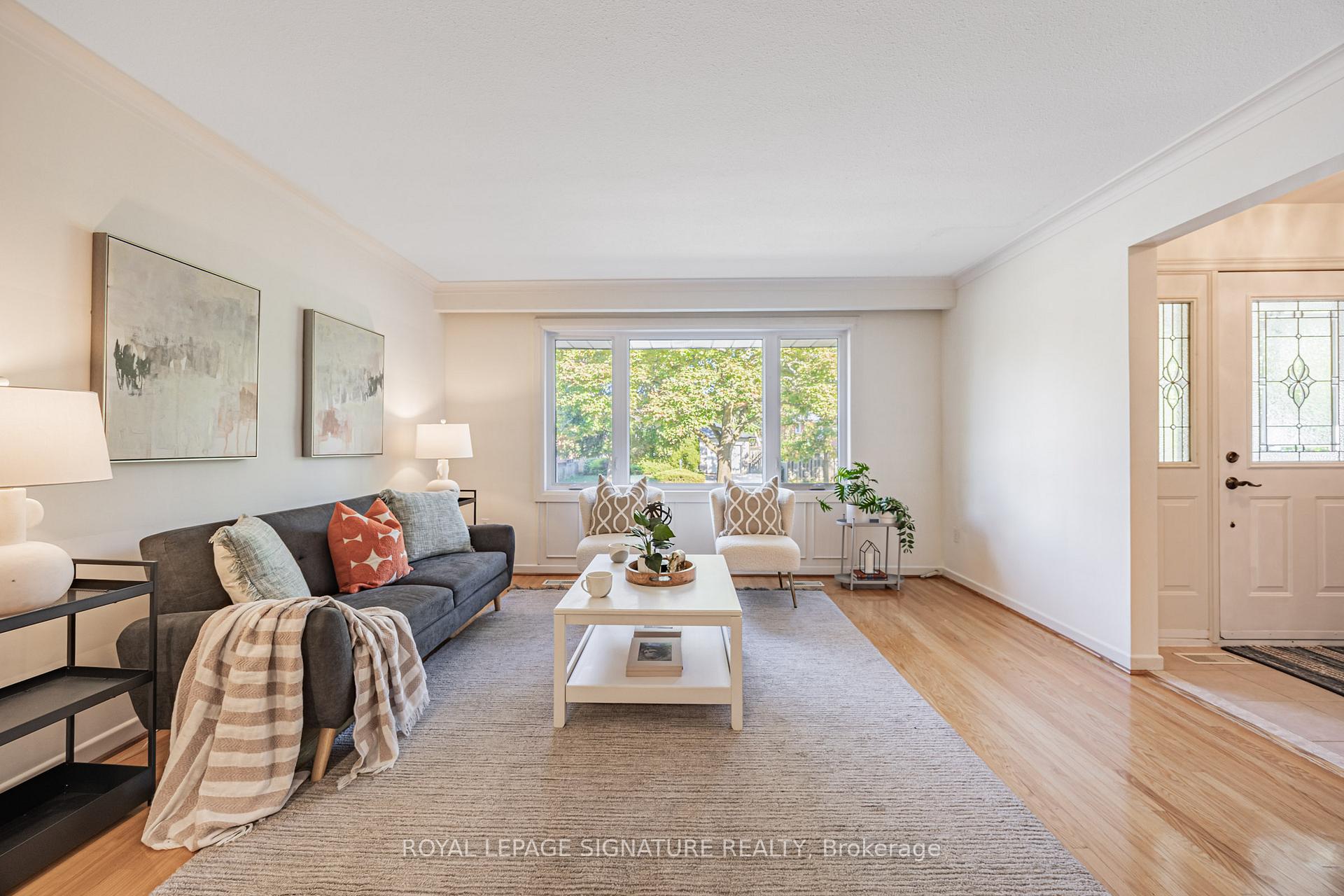 Photo 5 of 28 Sedgemount Drive, Scarborough, Woburn — HOMEH