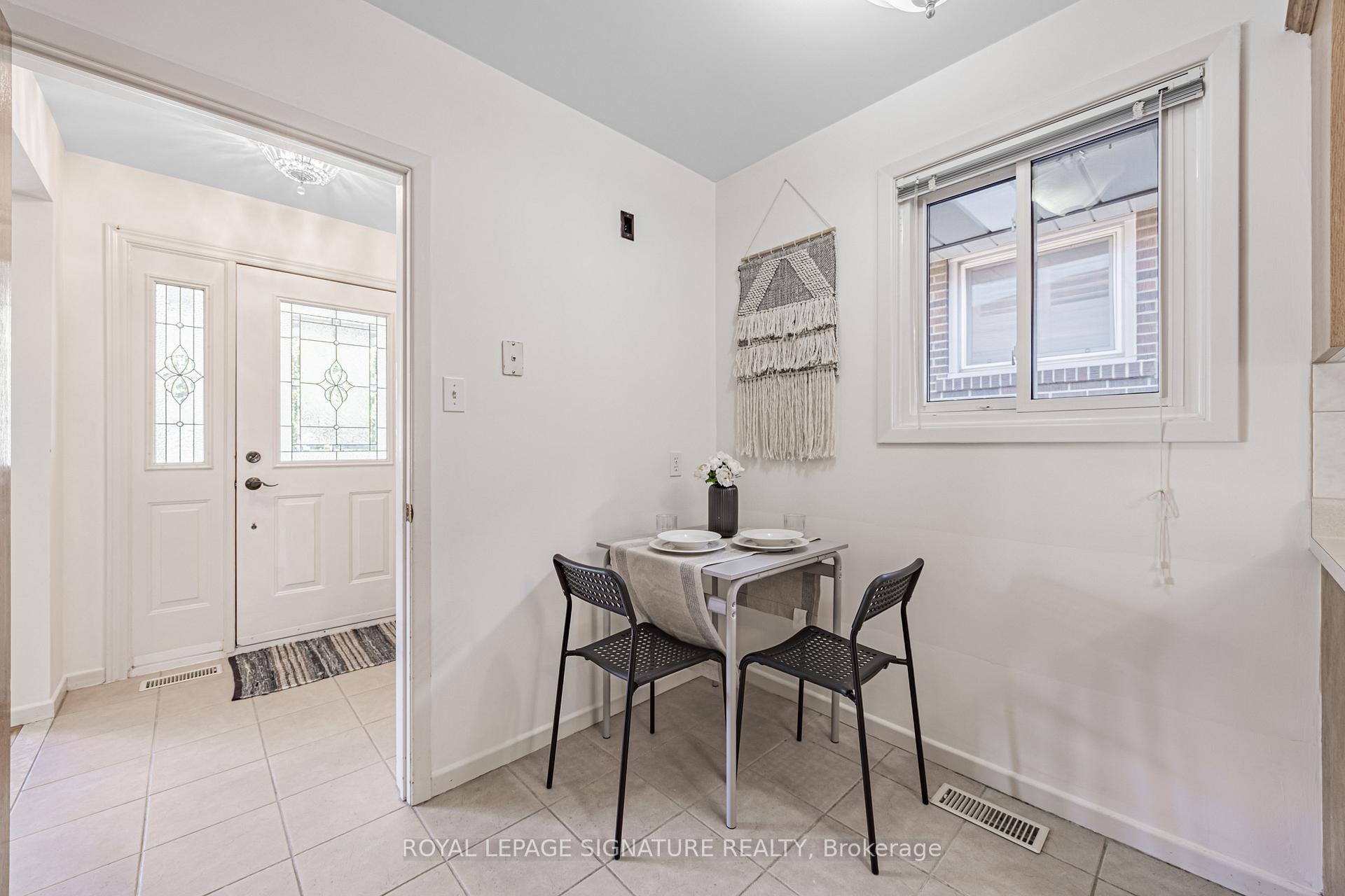 Photo 10 of 28 Sedgemount Drive, Scarborough, Woburn — HOMEH