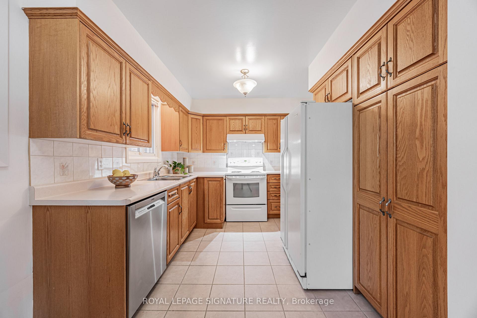 Photo 11 of 28 Sedgemount Drive, Scarborough, Woburn — HOMEH