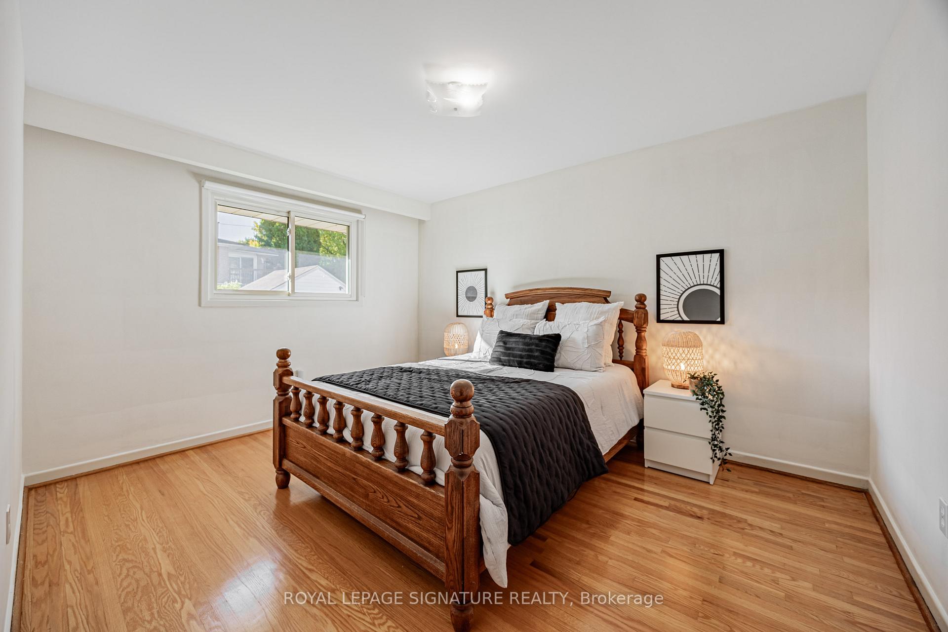 Photo 15 of 28 Sedgemount Drive, Scarborough, Woburn — HOMEH