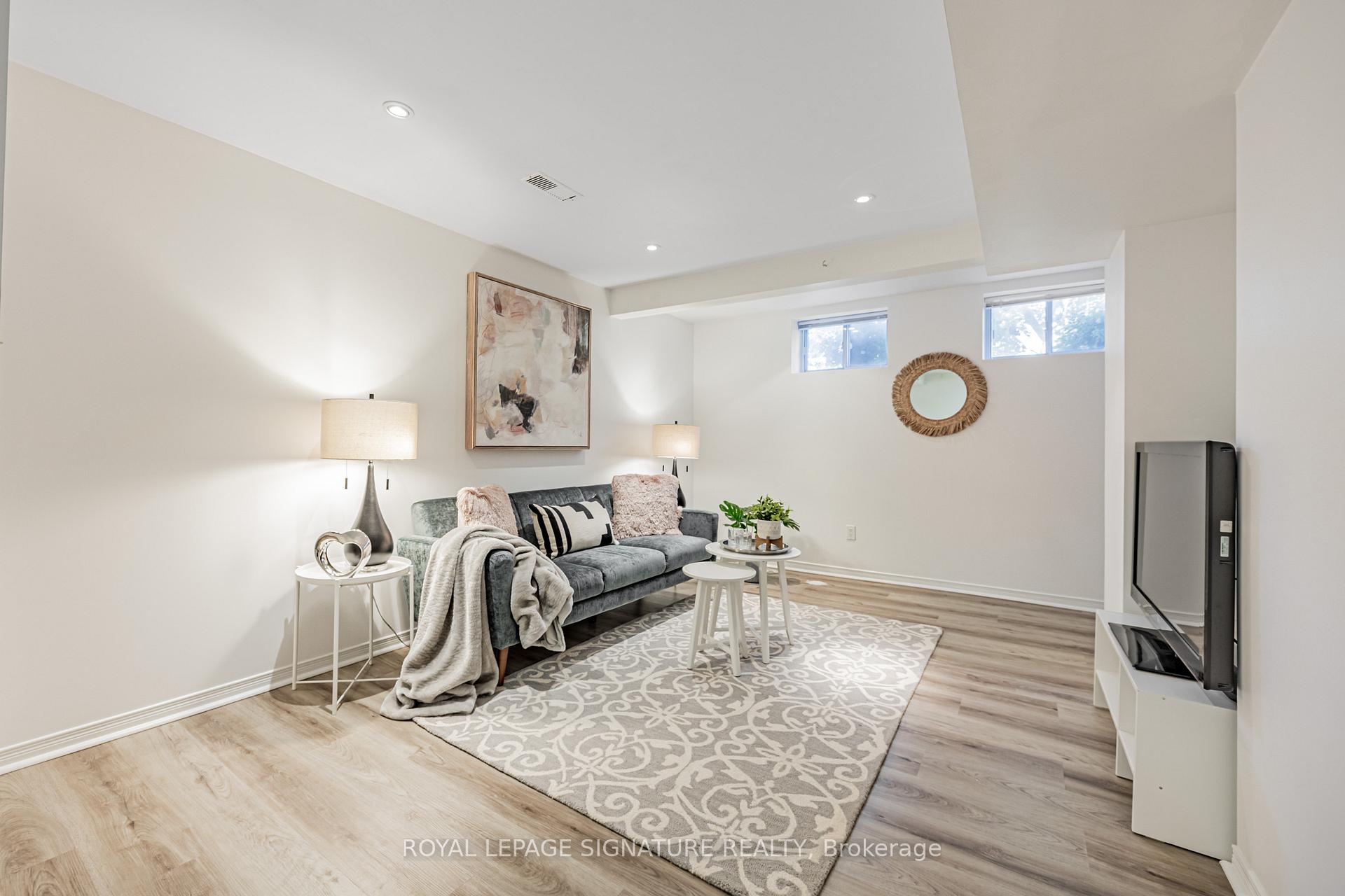 Photo 27 of 28 Sedgemount Drive, Scarborough, Woburn — HOMEH