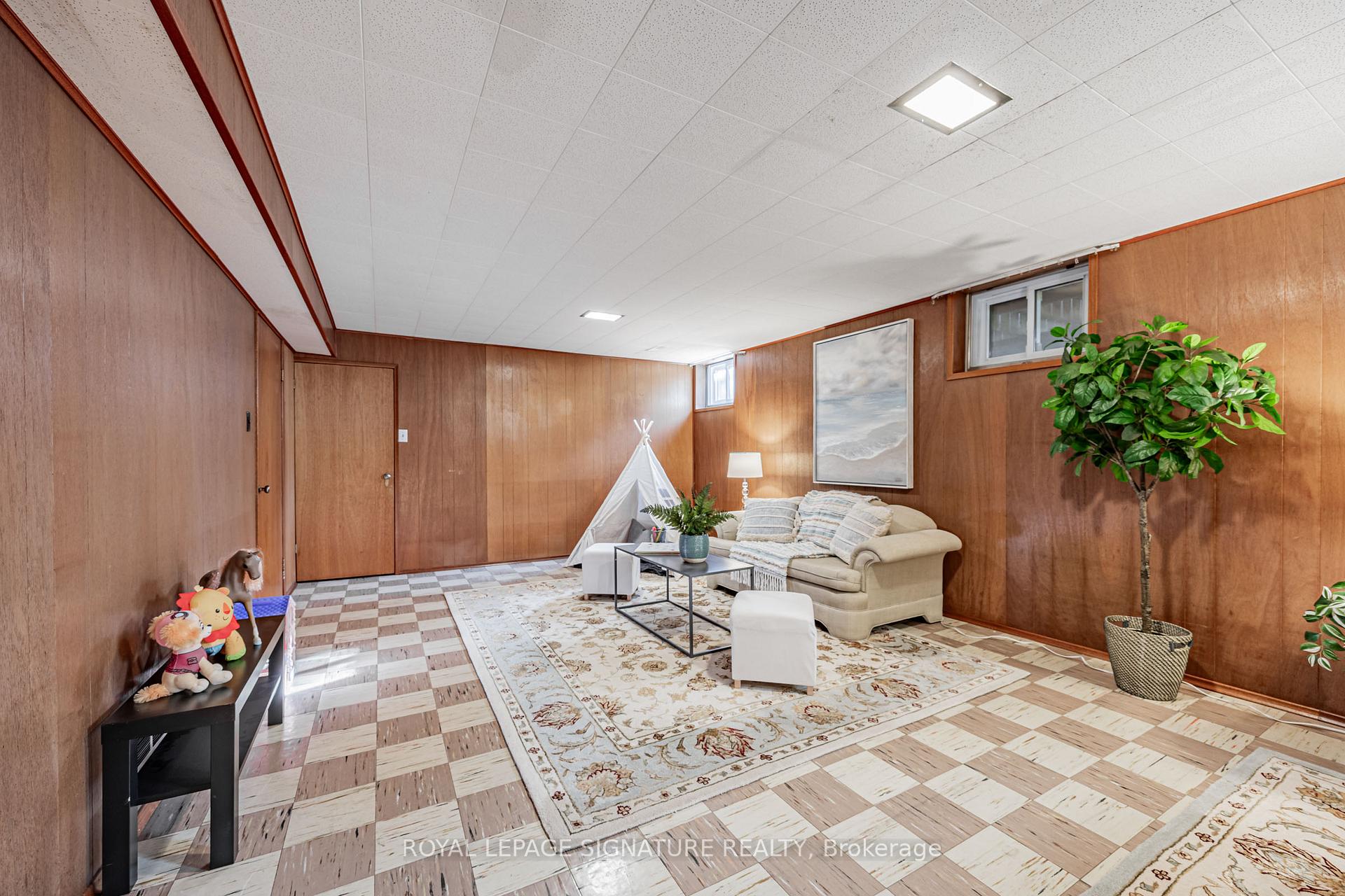 Photo 30 of 28 Sedgemount Drive, Scarborough, Woburn — HOMEH