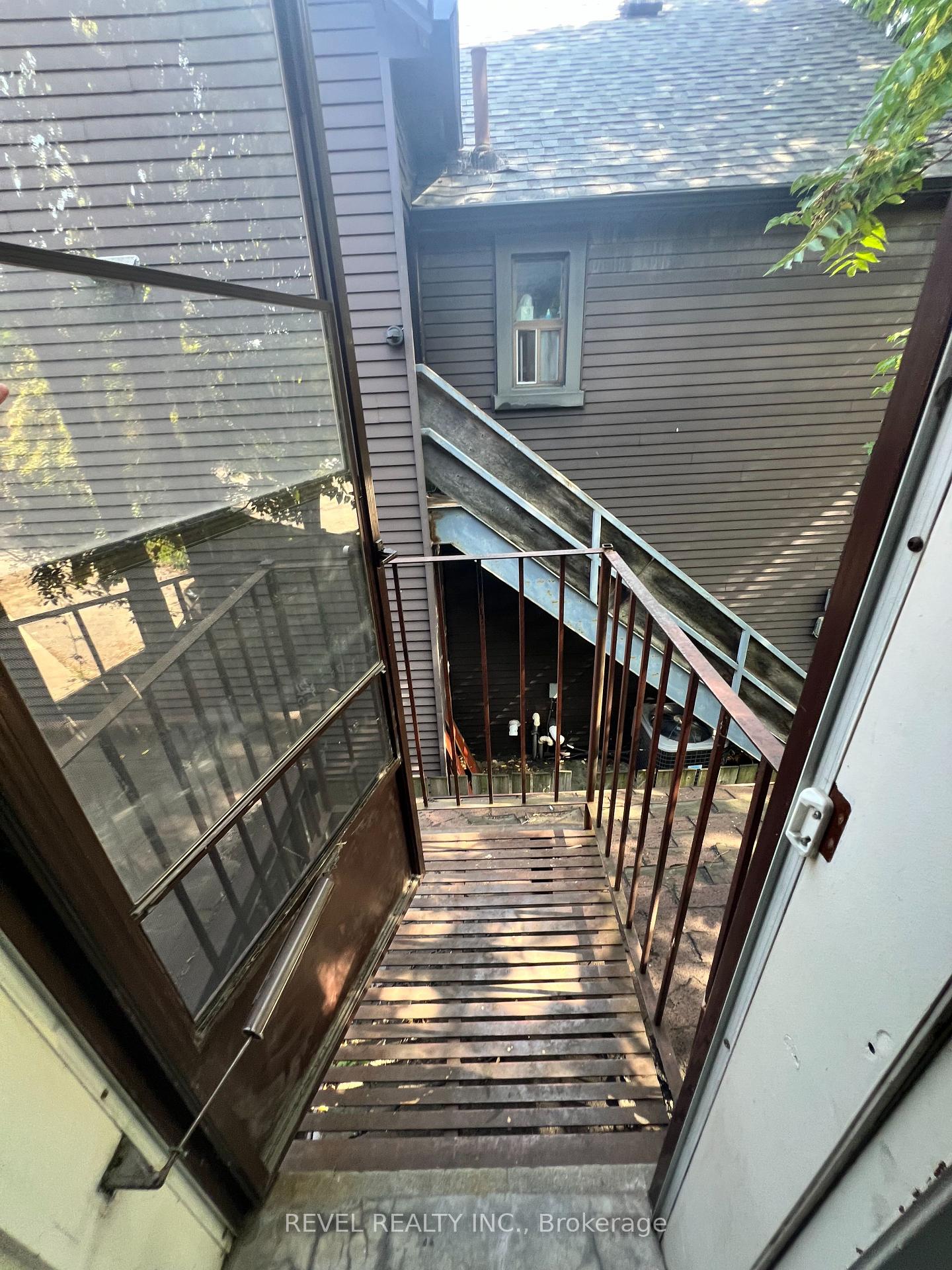 Photo 22 of Unit A (Upper), 761 Dundas Street, Toronto, Trinity-Bellwoods — HOMEH