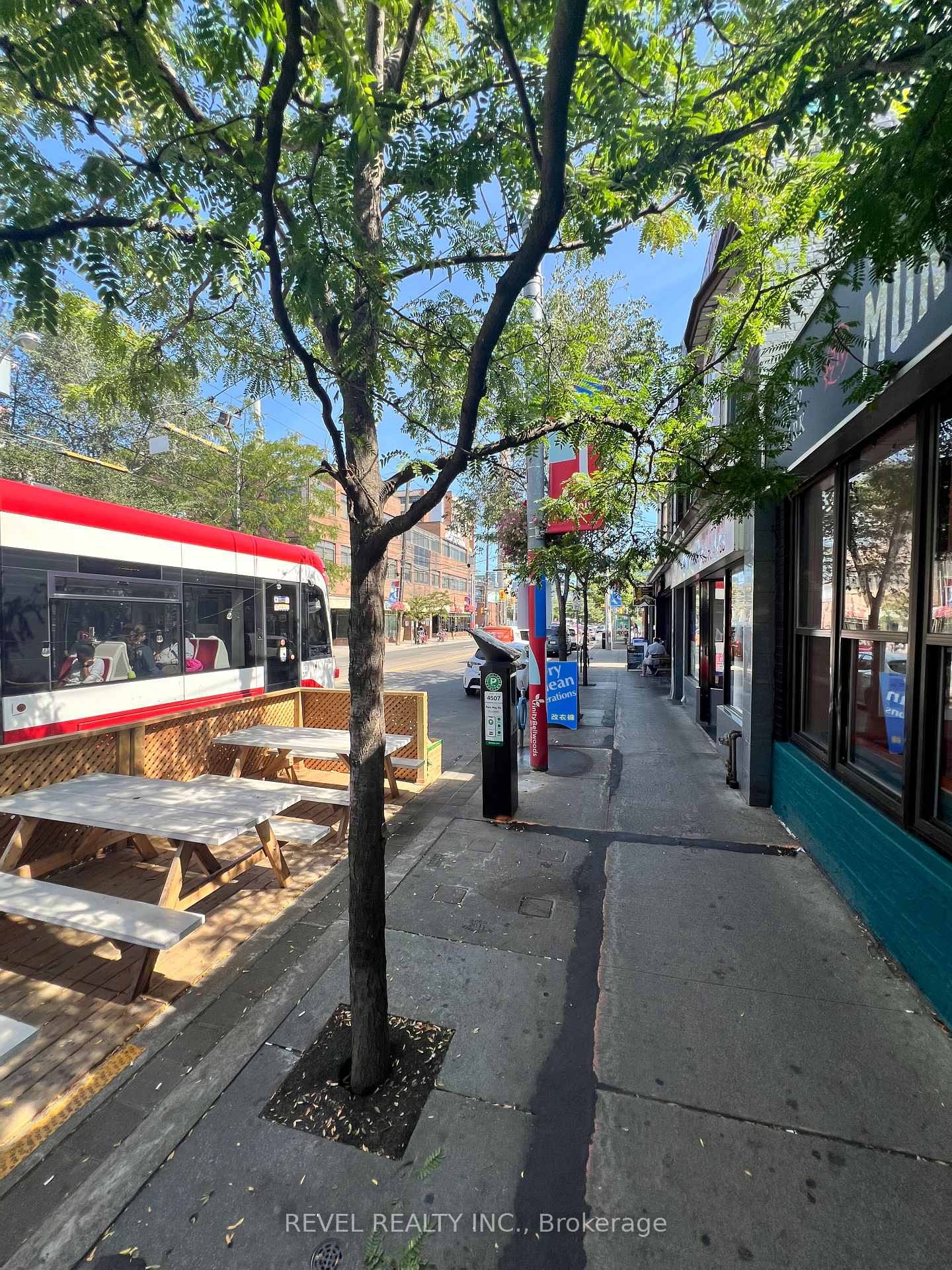 Photo 25 of Unit A (Upper), 761 Dundas Street, Toronto, Trinity-Bellwoods — HOMEH