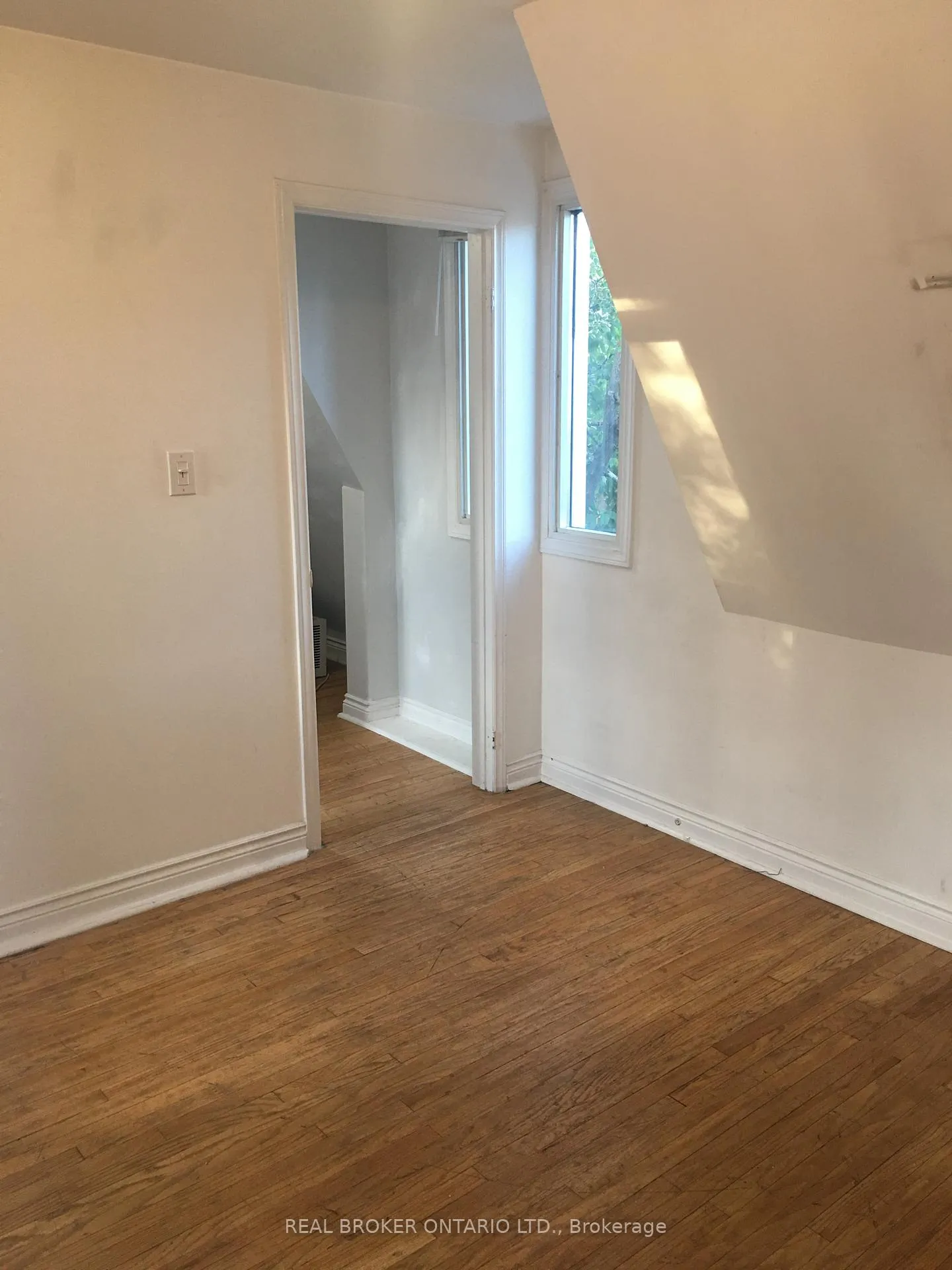 Photo 3 of 80A Courcelette Road, Scarborough, Birchcliffe-Cliffside — HOMEH
