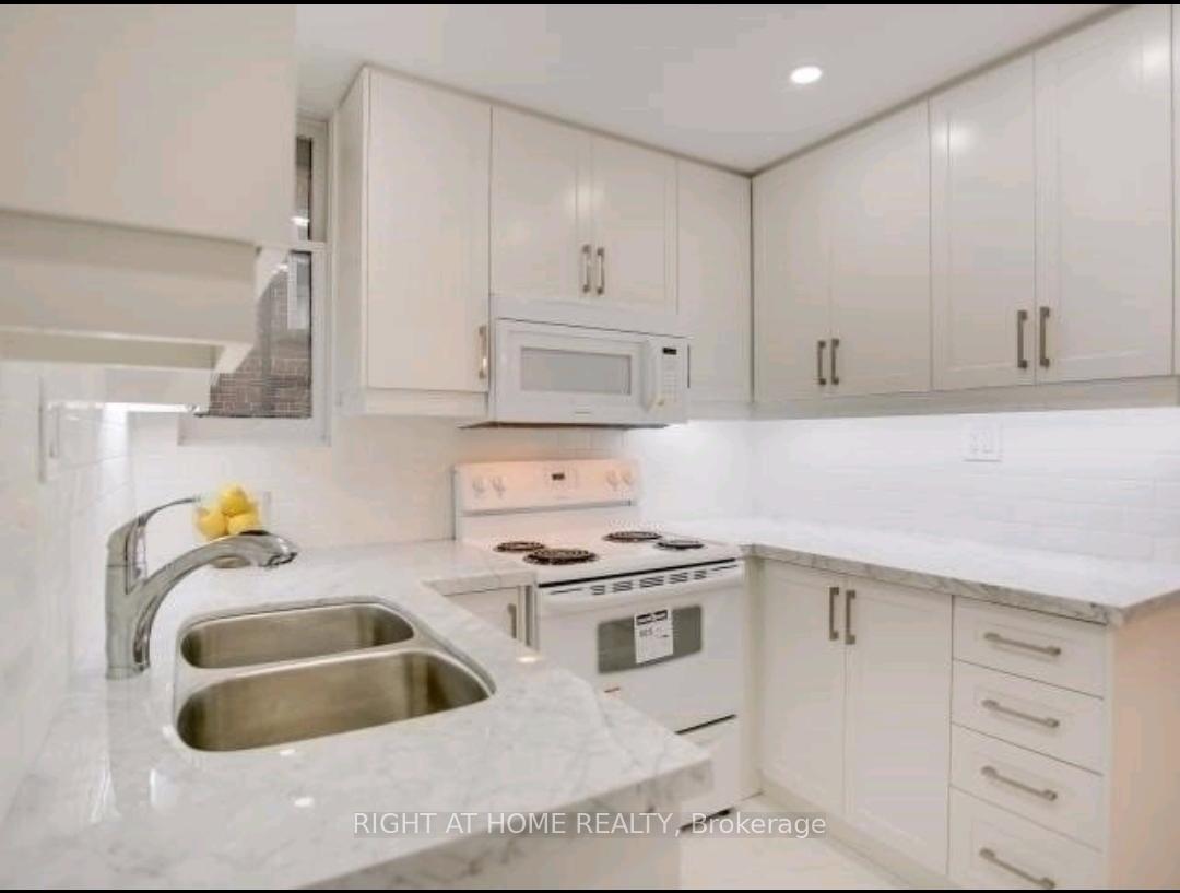 Photo 6 of Unit Unit #2, 34 Macpherson Avenue, Toronto, The Annex — HOMEH