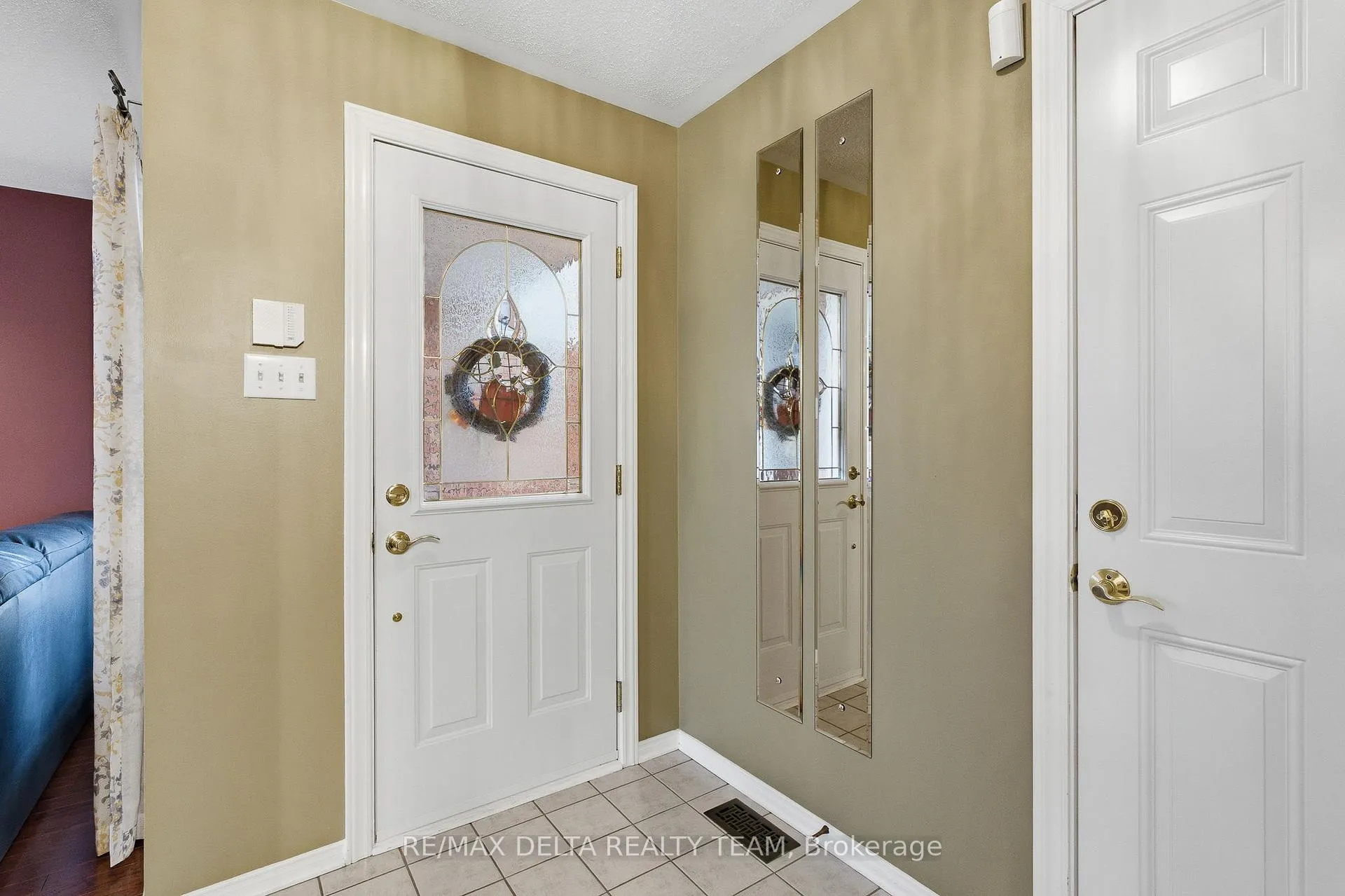 Photo 3 of 775 Nesting Way, Ottawa, Fallingbrook/Gardenway South — HOMEH
