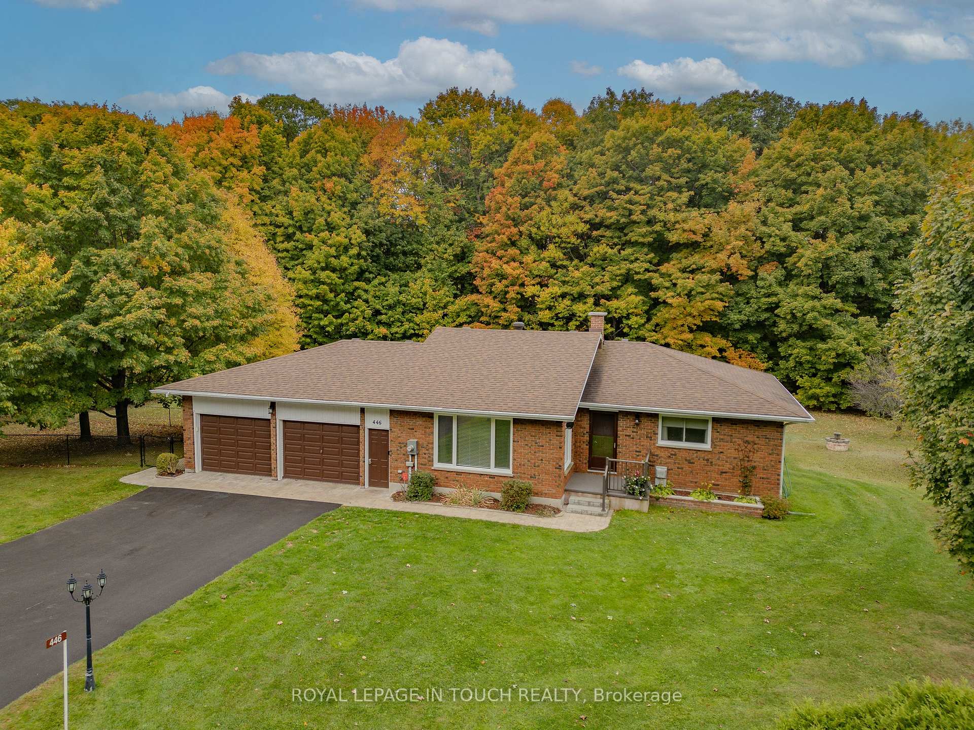 Photo 3 of 446 Con 11 east Road, Tiny, Rural Tiny — HOMEH