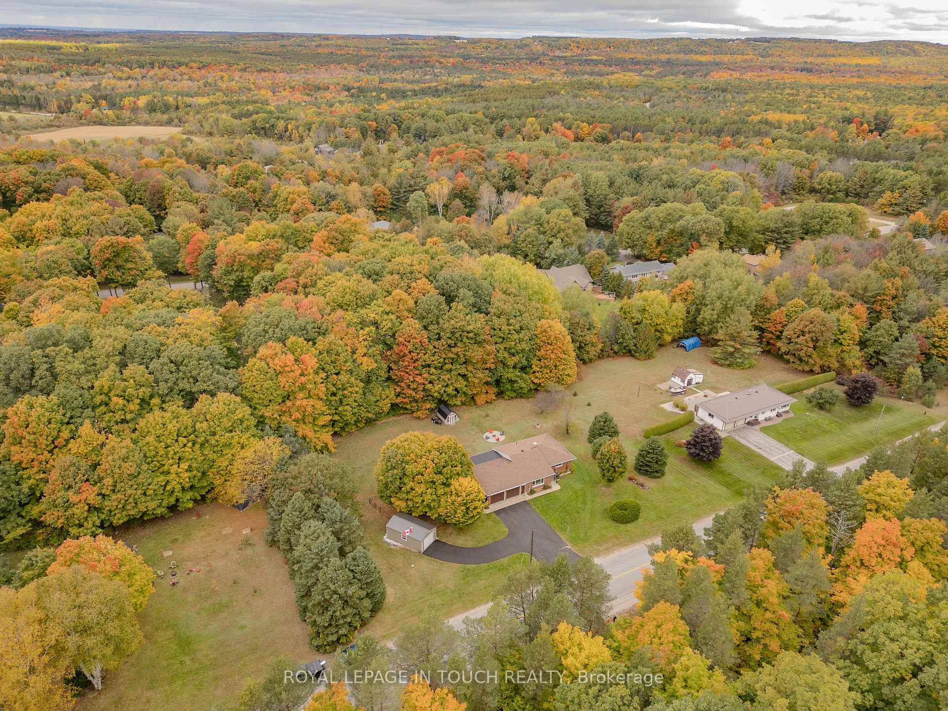 Photo 14 of 446 Con 11 east Road, Tiny, Rural Tiny — HOMEH