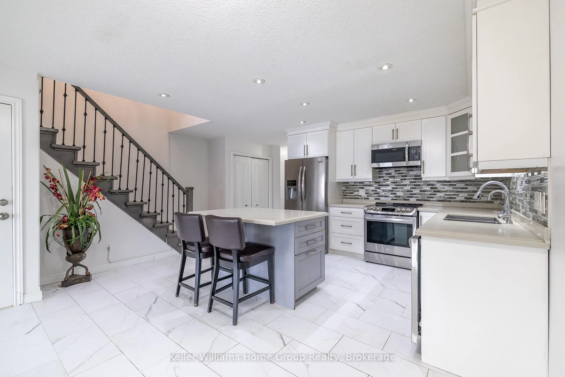 Photo 11 of 36 Clough Cres, Guelph, Pineridge/Westminster Woods — HOMEH