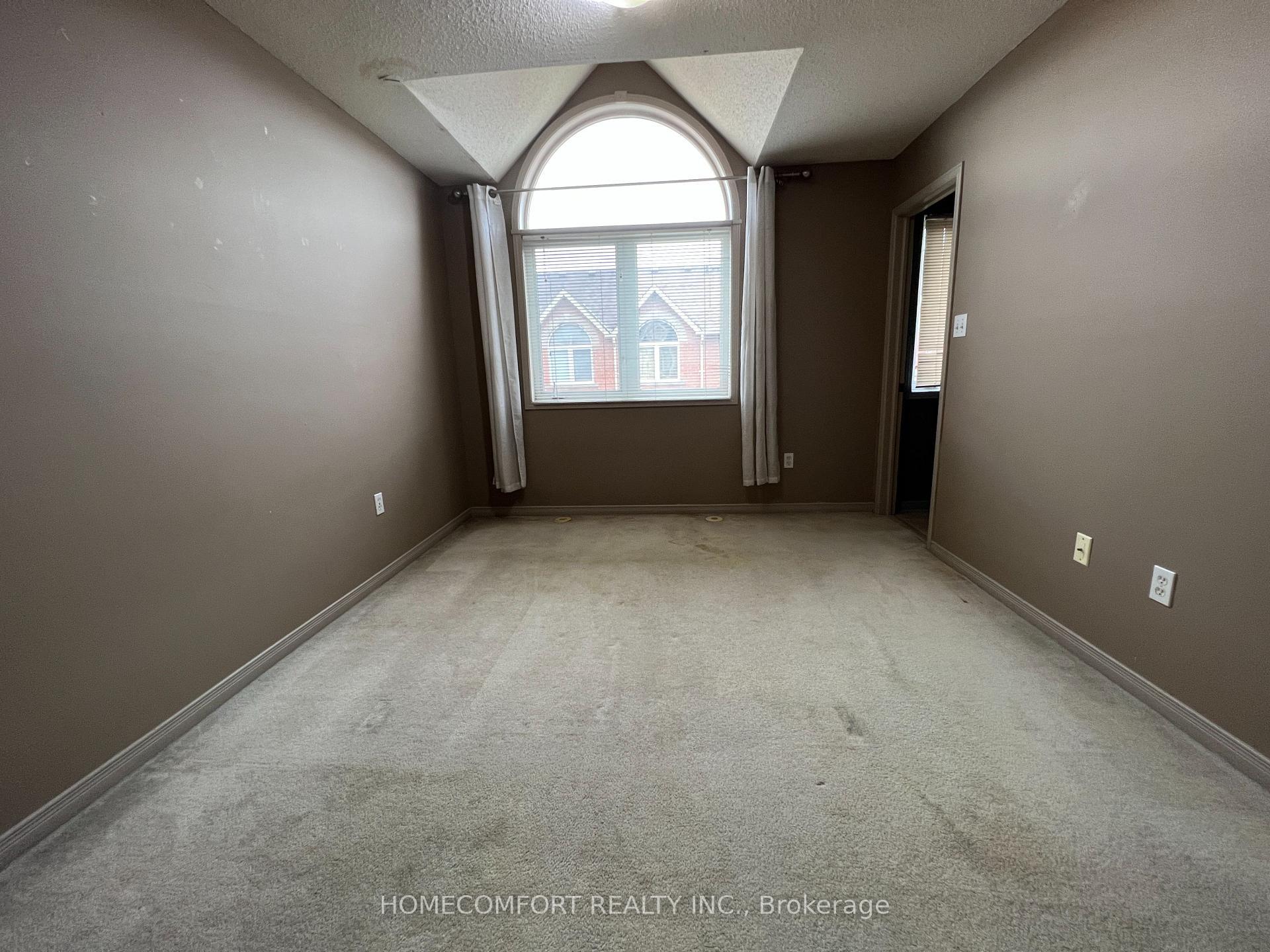 Photo 5 of 10 Guillet Street, Toronto, O'Connor-Parkview — HOMEH
