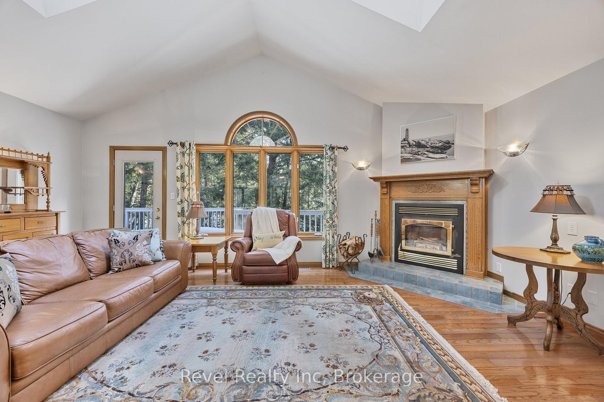 Photo 4 of 619 Pennorth Drive, Tiny, Rural Tiny — HOMEH