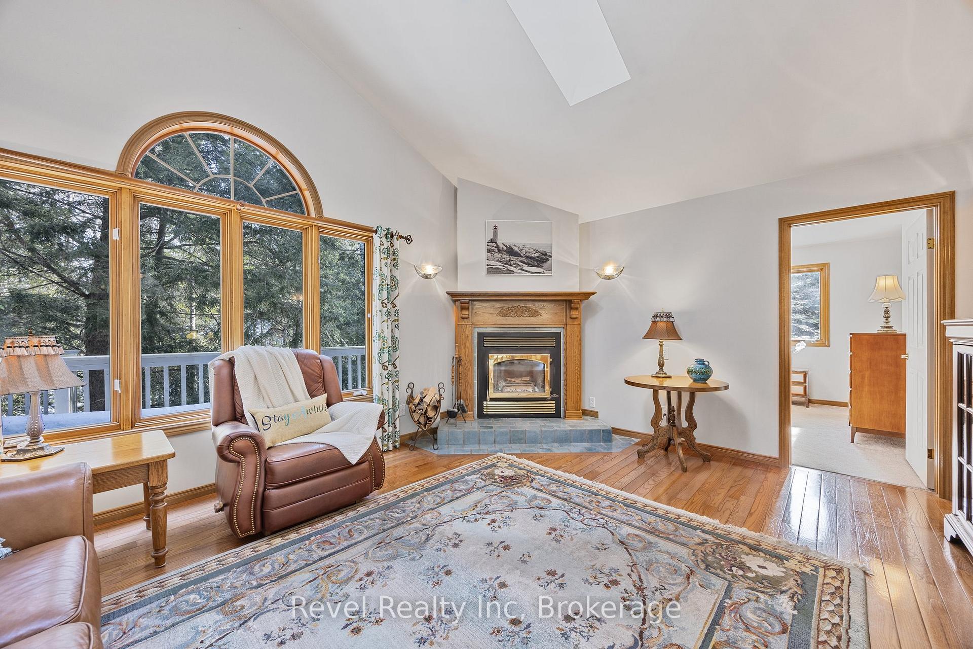 Photo 5 of 619 Pennorth Drive, Tiny, Rural Tiny — HOMEH