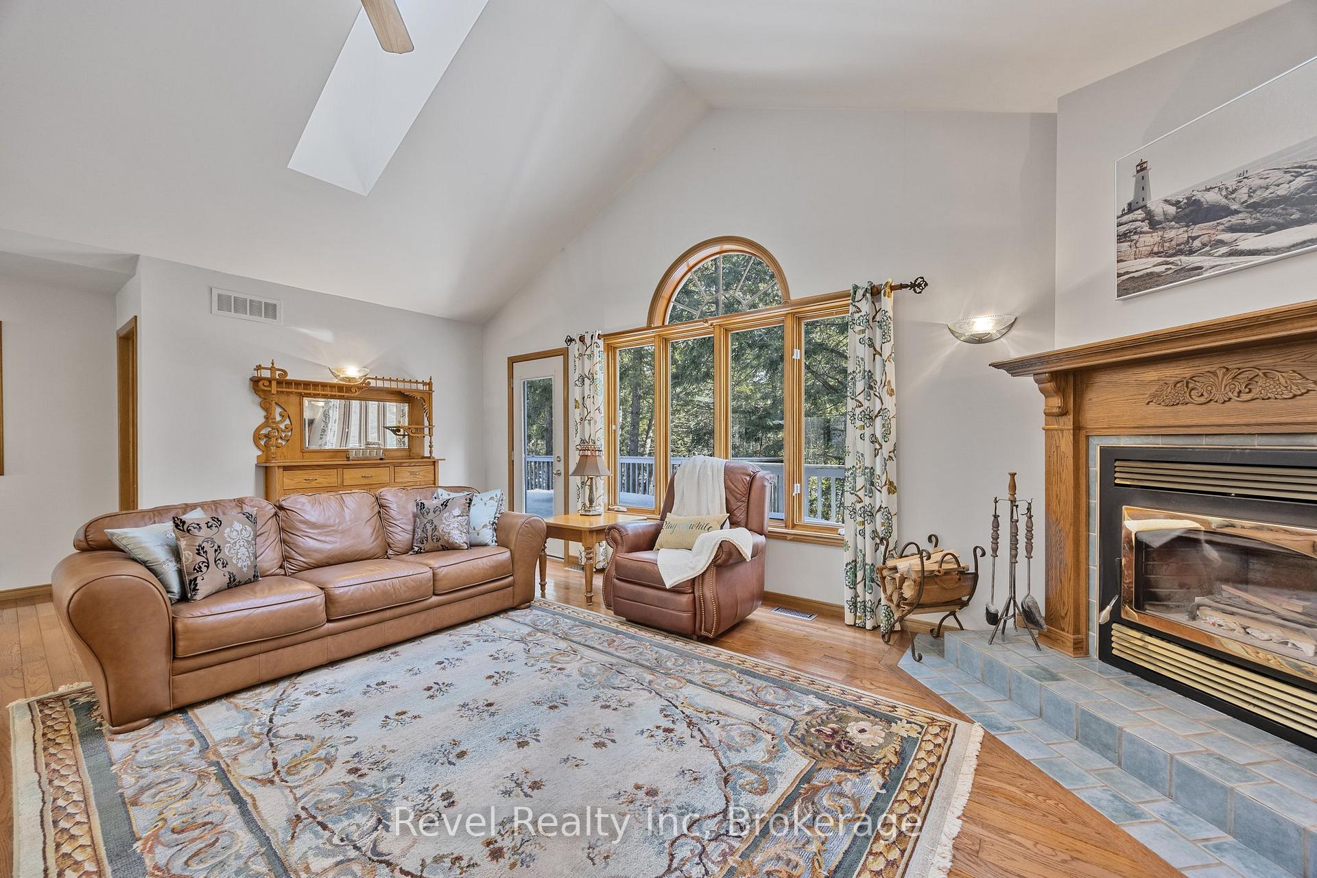Photo 6 of 619 Pennorth Drive, Tiny, Rural Tiny — HOMEH
