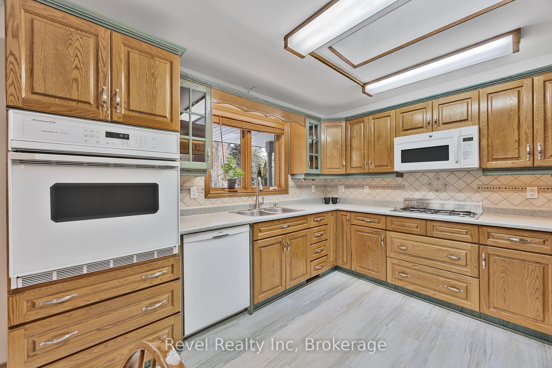 Photo 10 of 619 Pennorth Drive, Tiny, Rural Tiny — HOMEH