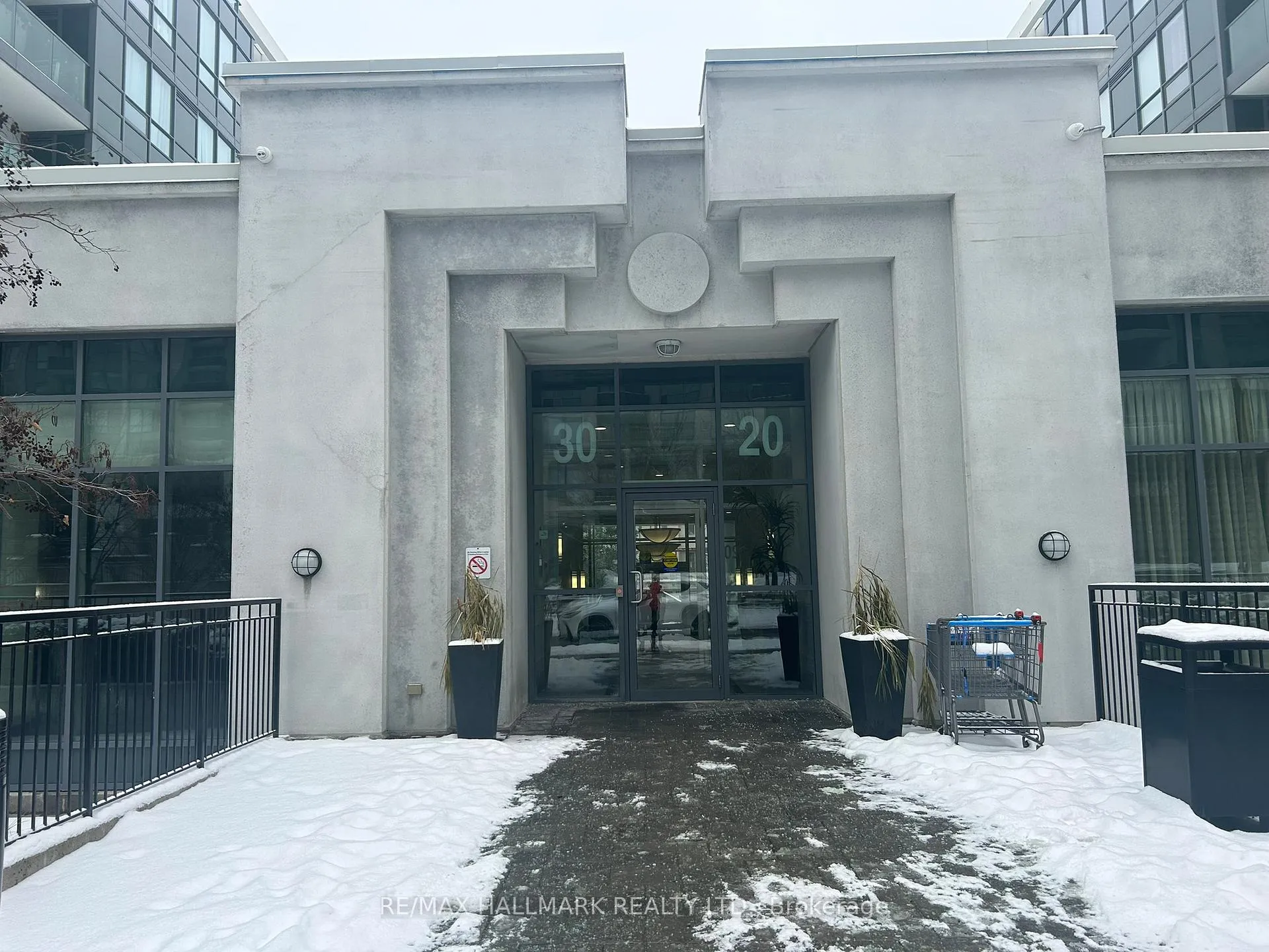 Photo 2 of Unit 1001, 30 North Park Road, Vaughan, Beverley Glen — HOMEH