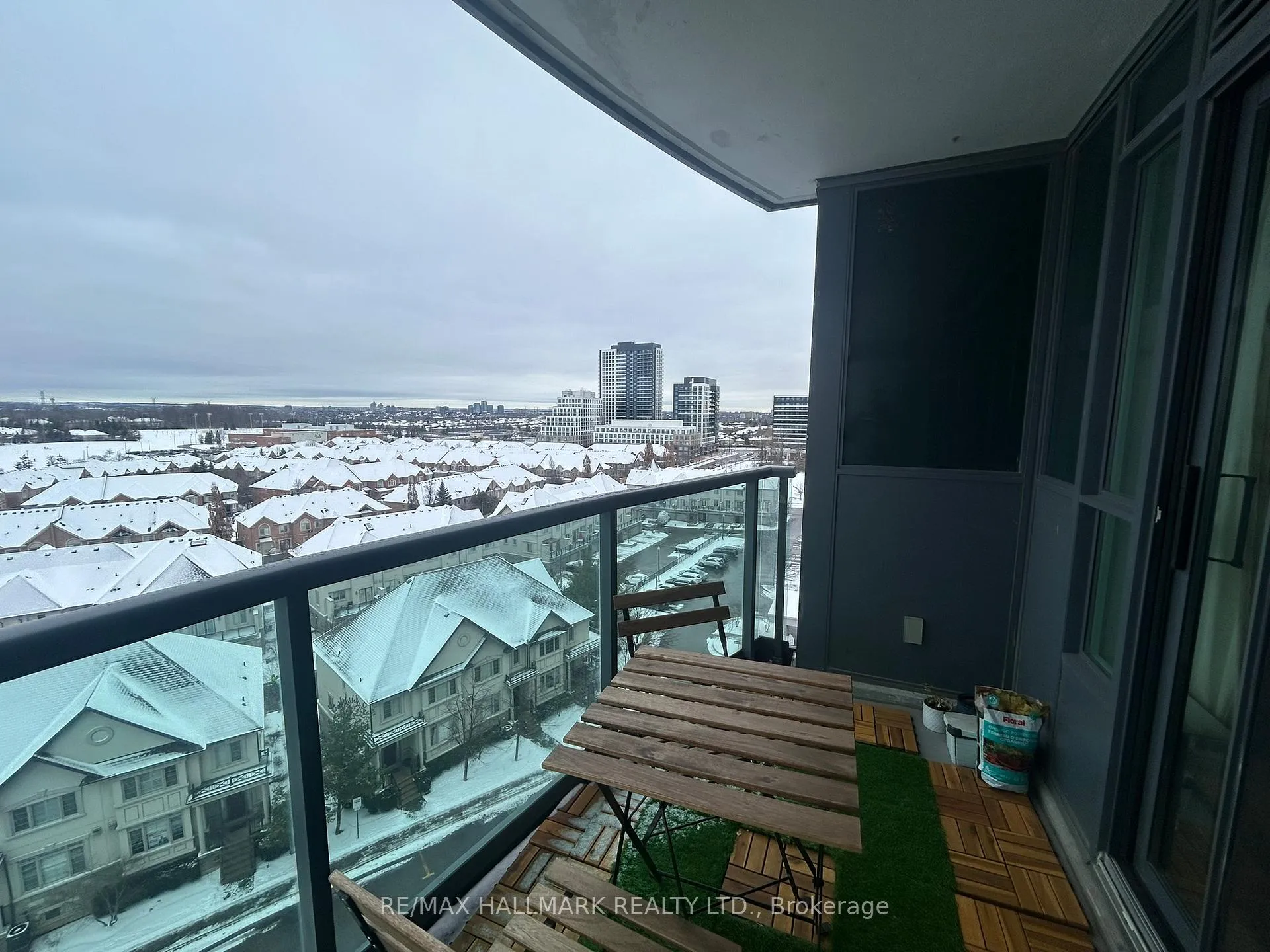 Photo 5 of Unit 1001, 30 North Park Road, Vaughan, Beverley Glen — HOMEH