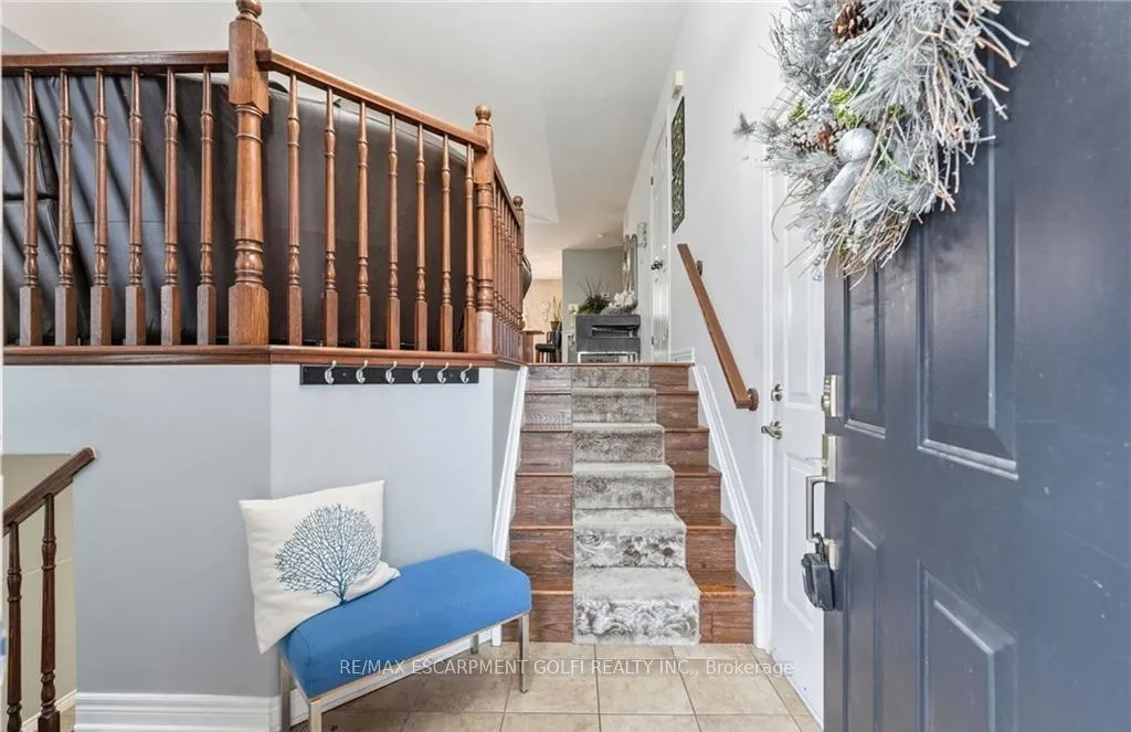 Photo 4 of 8409 Greenfield Crescent, Niagara Falls, Forestview — HOMEH