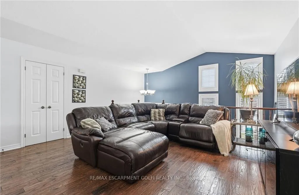 Photo 6 of 8409 Greenfield Crescent, Niagara Falls, Forestview — HOMEH