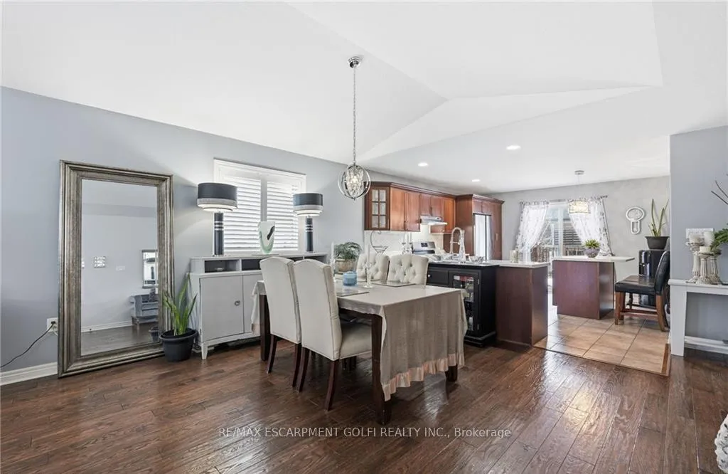 Photo 9 of 8409 Greenfield Crescent, Niagara Falls, Forestview — HOMEH