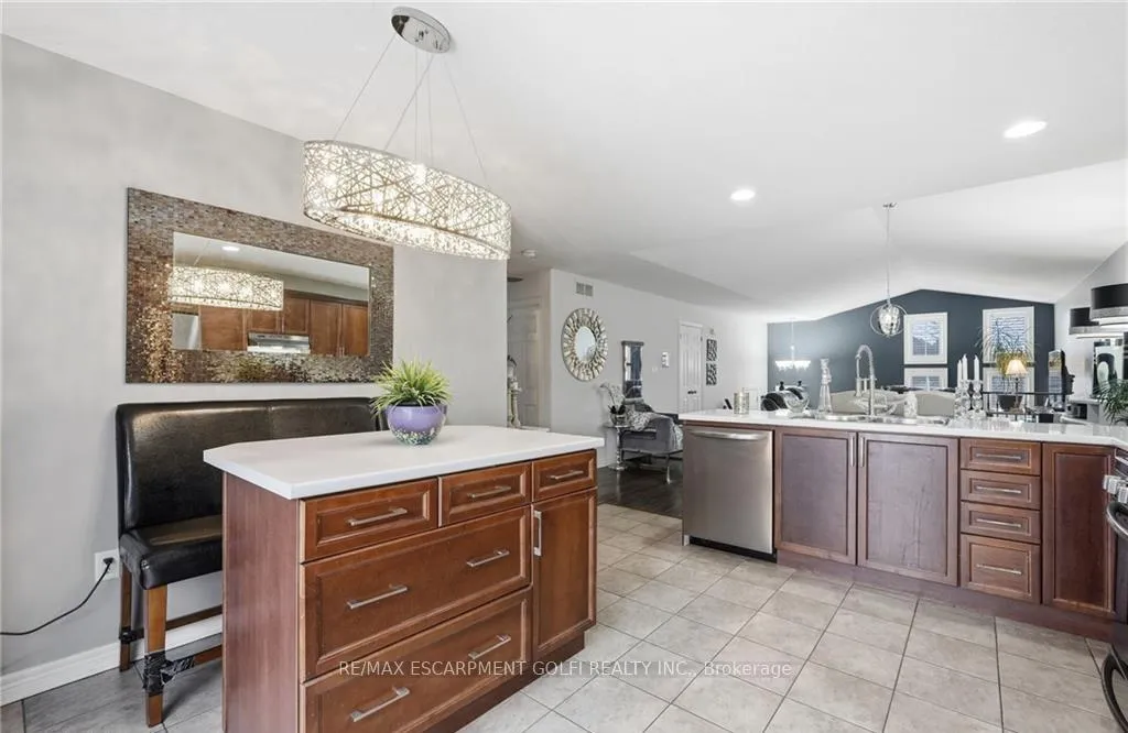 Photo 14 of 8409 Greenfield Crescent, Niagara Falls, Forestview — HOMEH