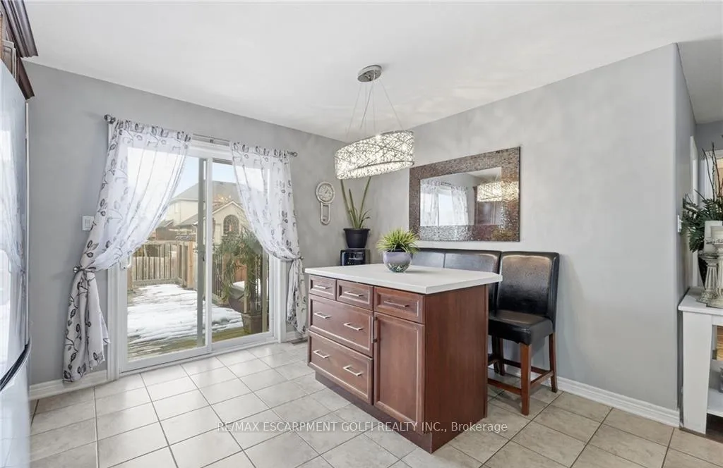 Photo 15 of 8409 Greenfield Crescent, Niagara Falls, Forestview — HOMEH
