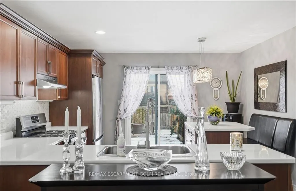 Photo 16 of 8409 Greenfield Crescent, Niagara Falls, Forestview — HOMEH