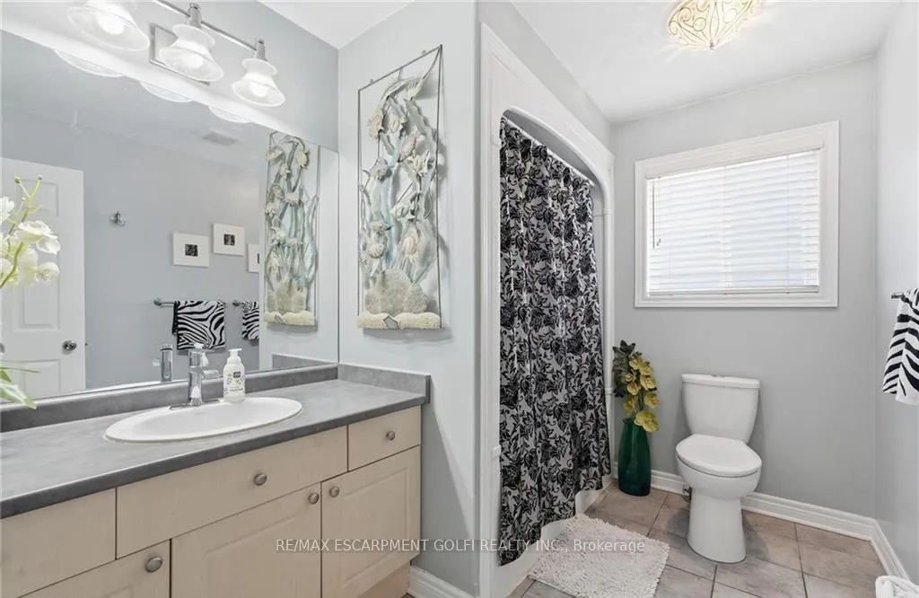 Photo 19 of 8409 Greenfield Crescent, Niagara Falls, Forestview — HOMEH