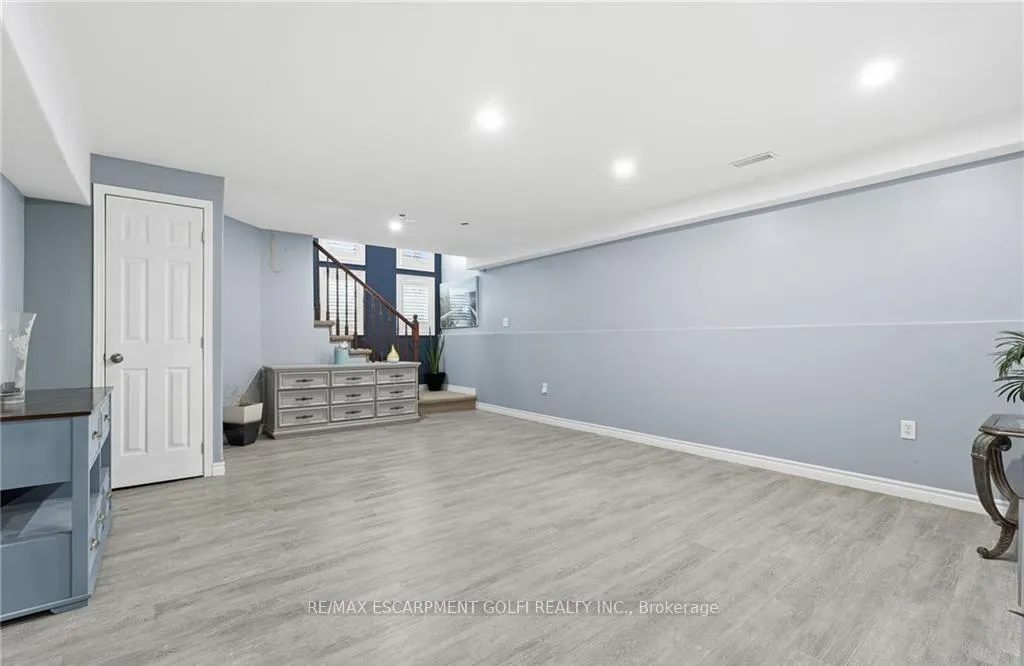 Photo 27 of 8409 Greenfield Crescent, Niagara Falls, Forestview — HOMEH