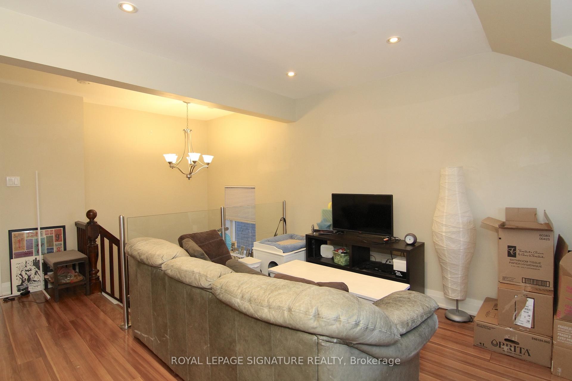 Photo 10 of Unit 3, 153 Walmer Road, Toronto, The Annex — HOMEH