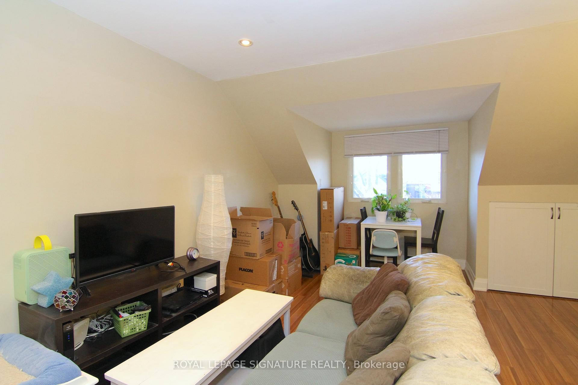 Photo 6 of Unit 3, 153 Walmer Road, Toronto, The Annex — HOMEH