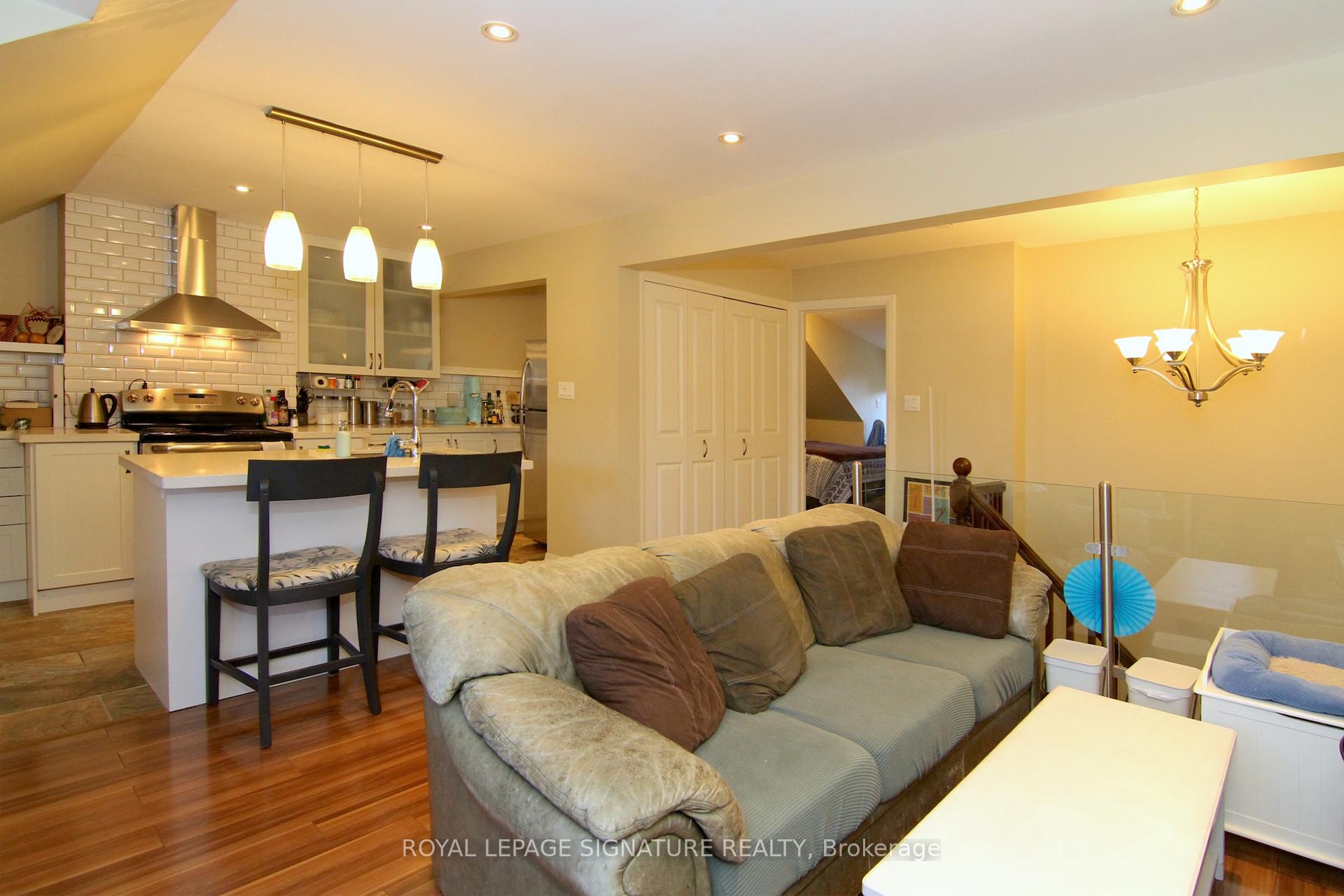 Photo 12 of Unit 3, 153 Walmer Road, Toronto, The Annex — HOMEH