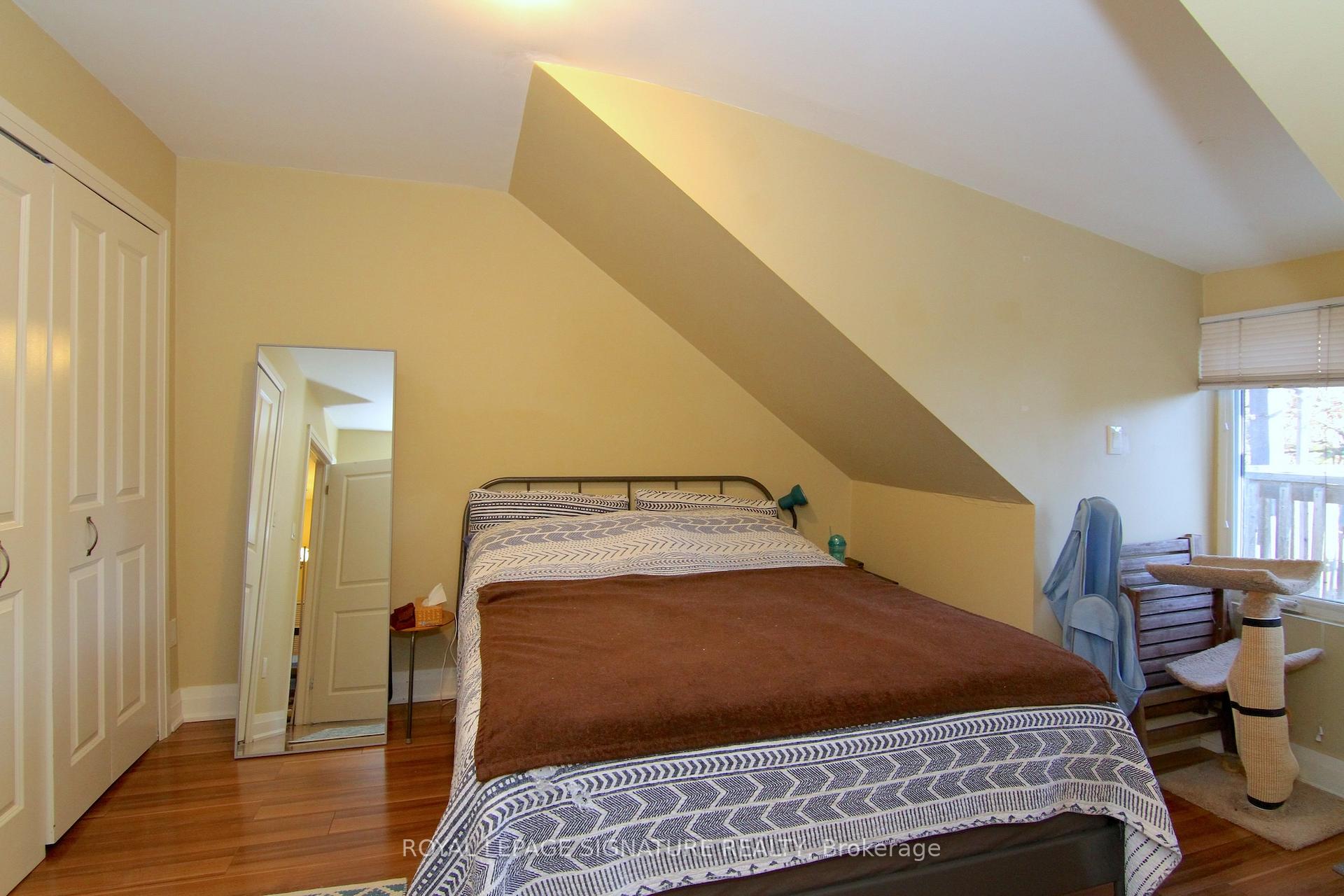 Photo 5 of Unit 3, 153 Walmer Road, Toronto, The Annex — HOMEH