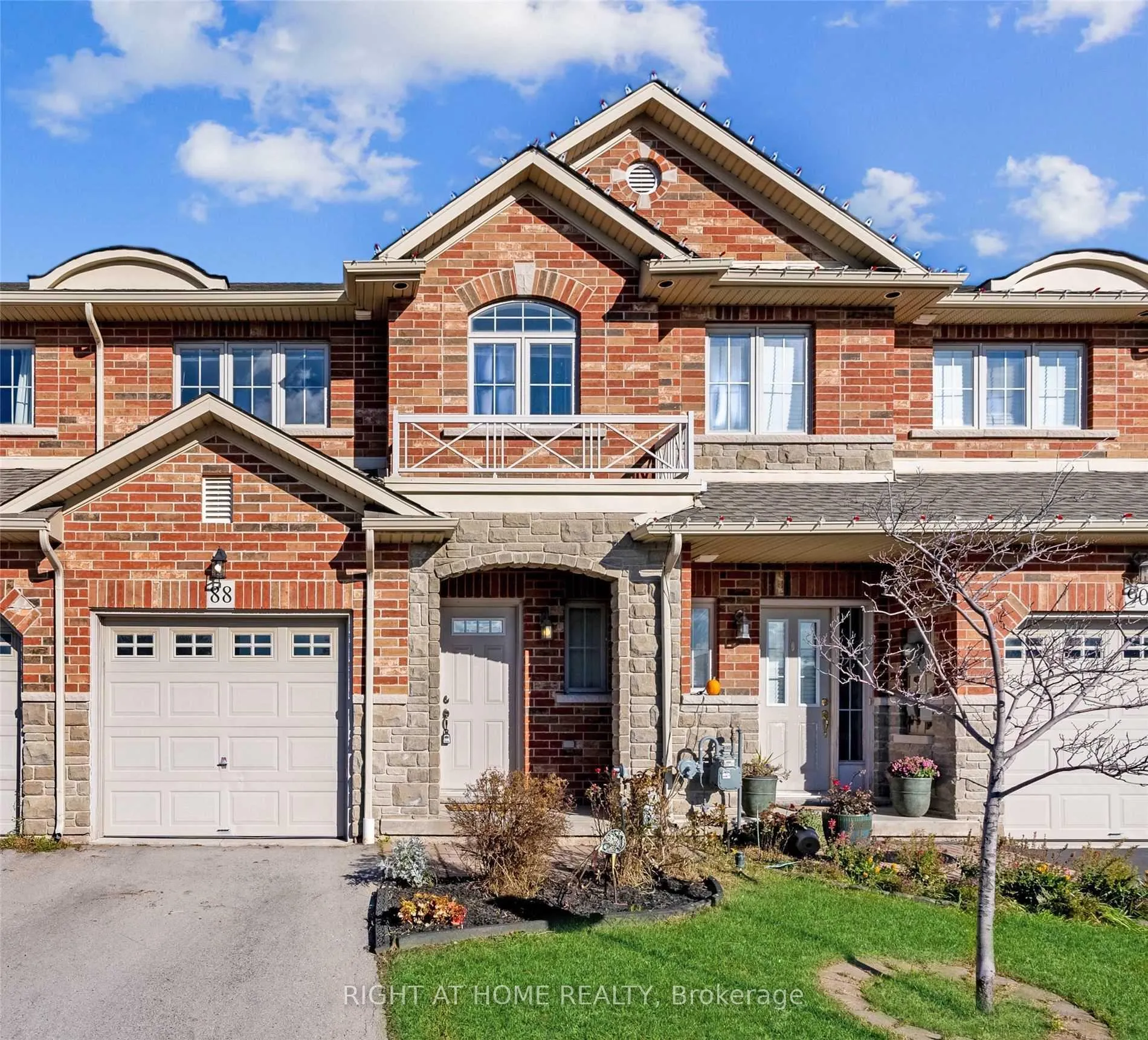 Photo 1 of 88 Marina Point Crescent, Hamilton, Winona Park — HOMEH
