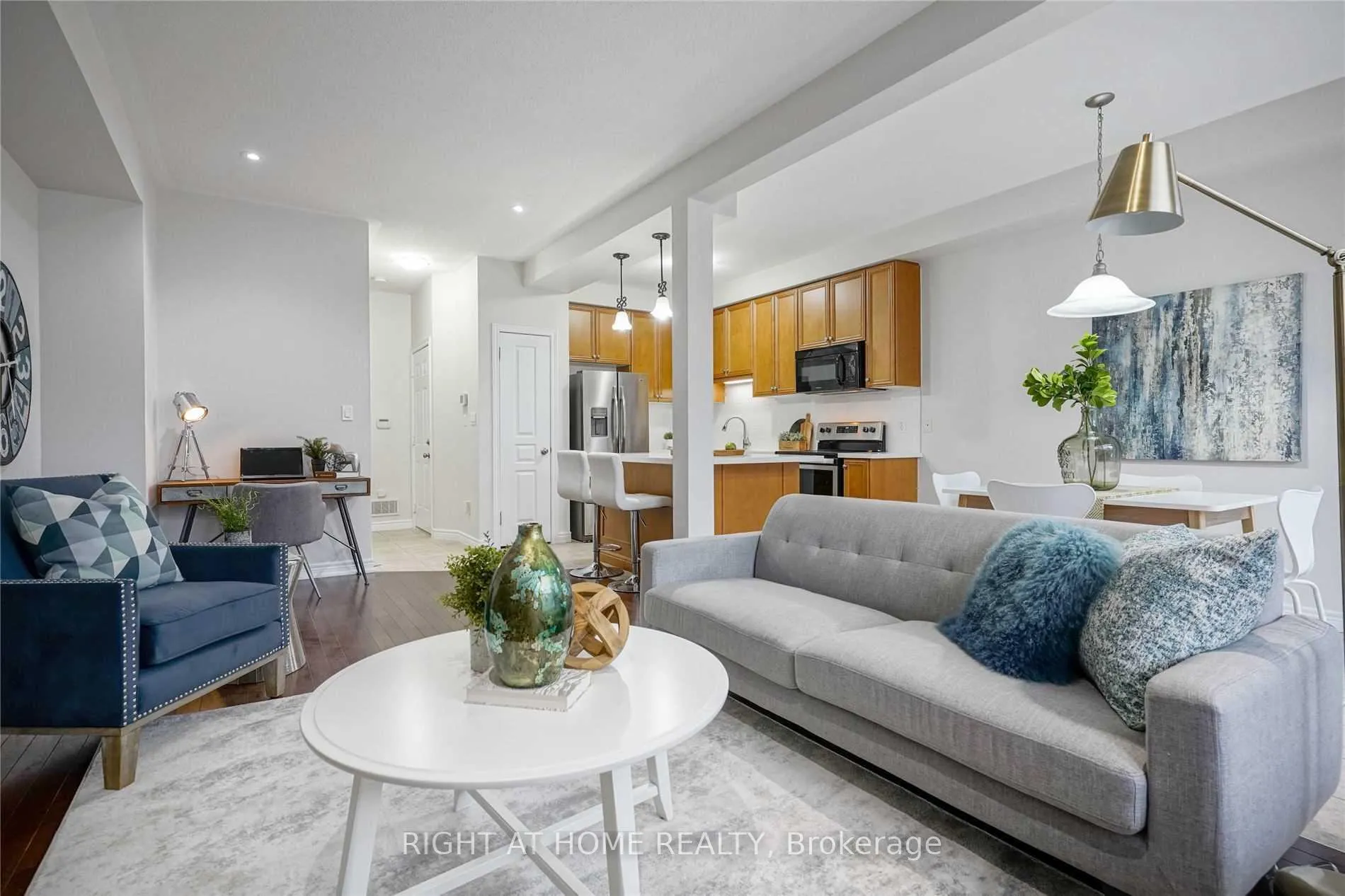 Photo 10 of 88 Marina Point Crescent, Hamilton, Winona Park — HOMEH