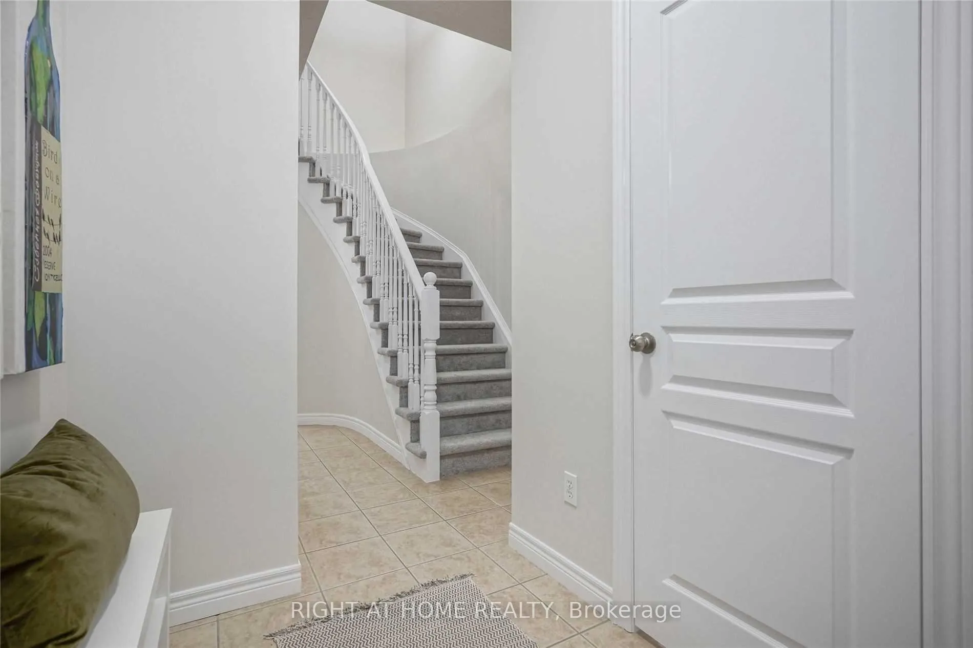 Photo 14 of 88 Marina Point Crescent, Hamilton, Winona Park — HOMEH