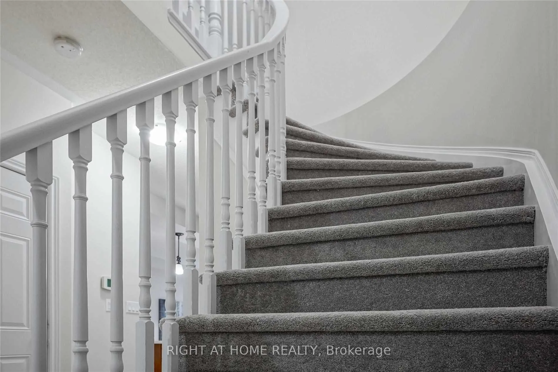Photo 15 of 88 Marina Point Crescent, Hamilton, Winona Park — HOMEH