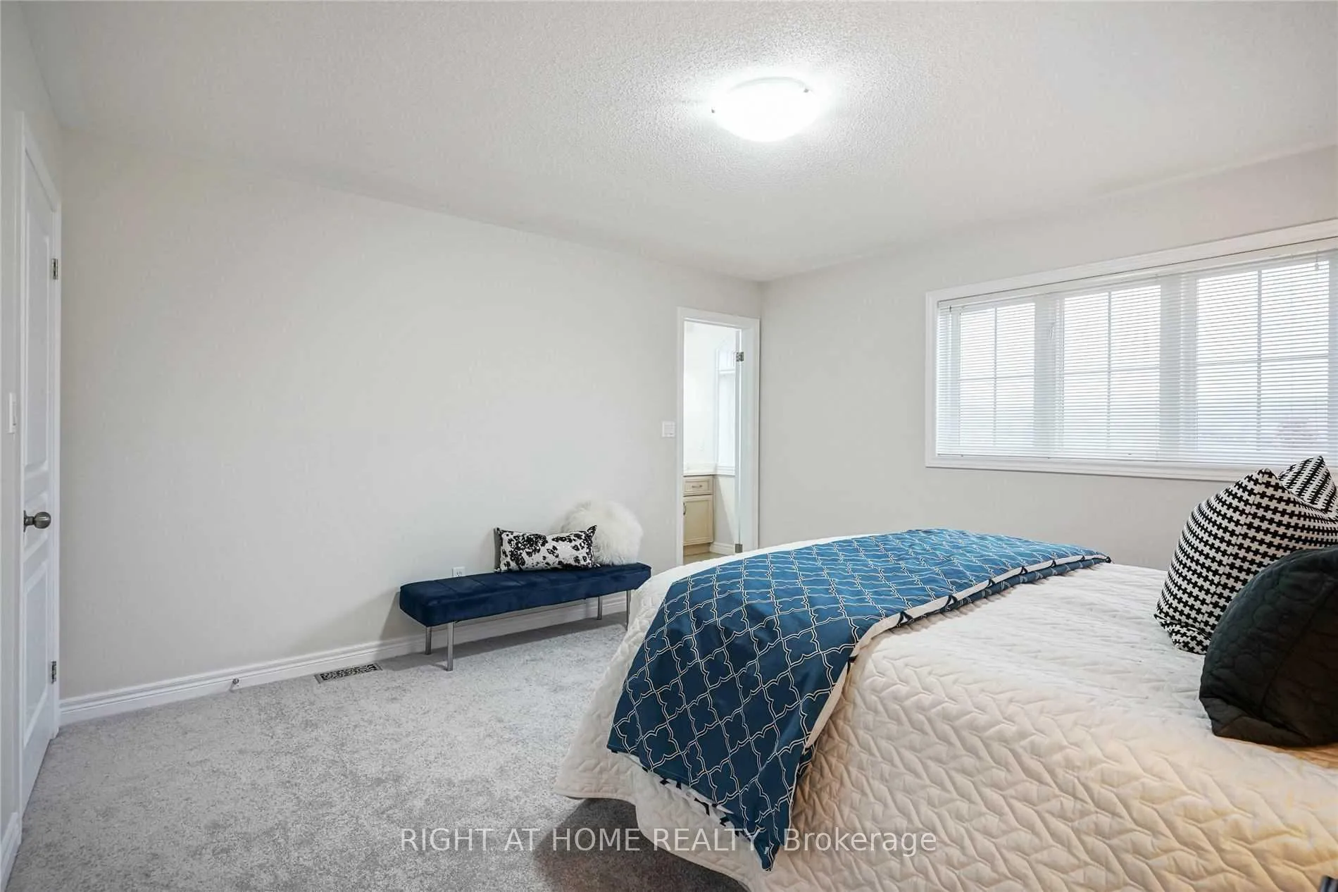 Photo 25 of 88 Marina Point Crescent, Hamilton, Winona Park — HOMEH