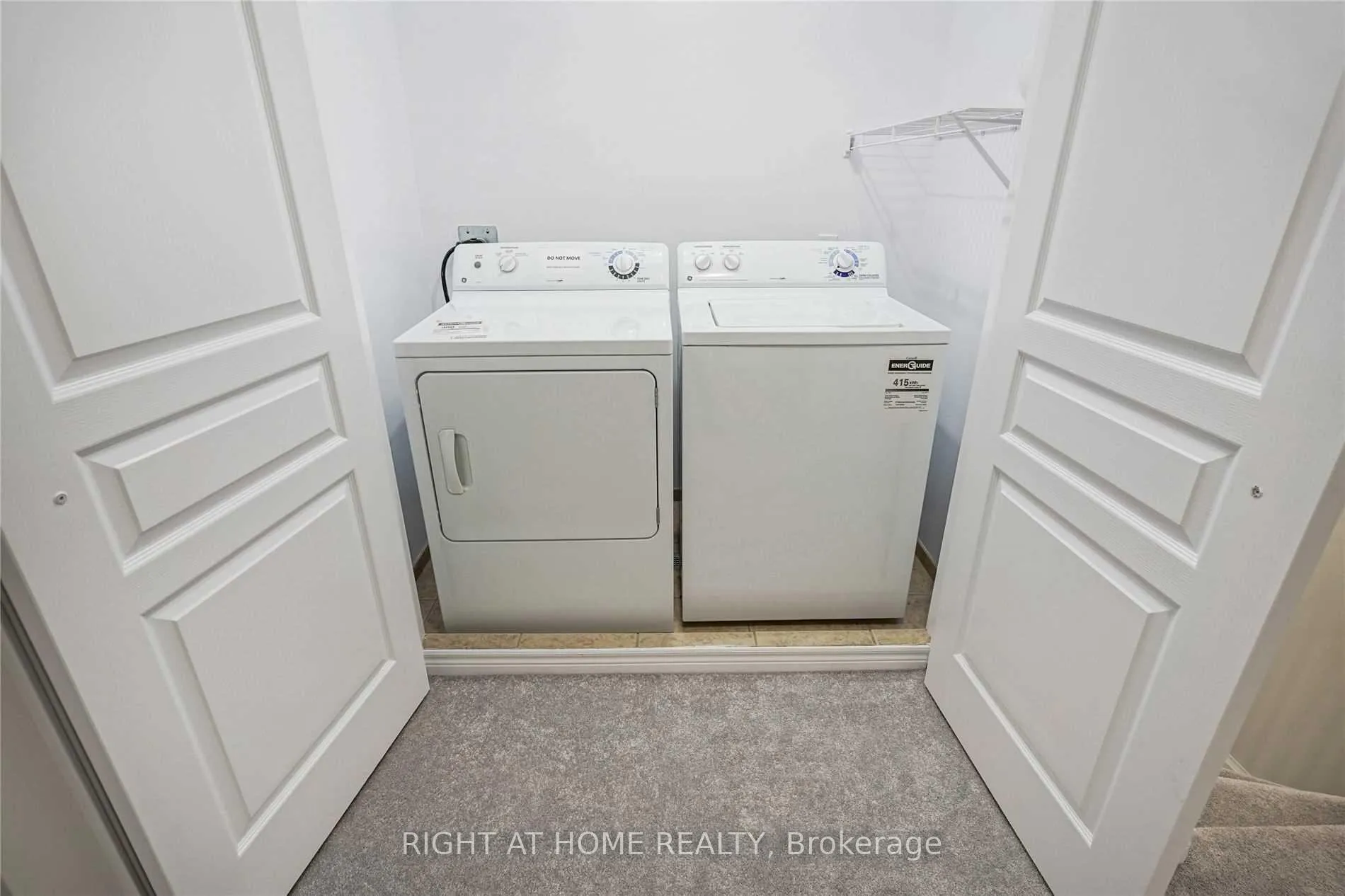 Photo 26 of 88 Marina Point Crescent, Hamilton, Winona Park — HOMEH