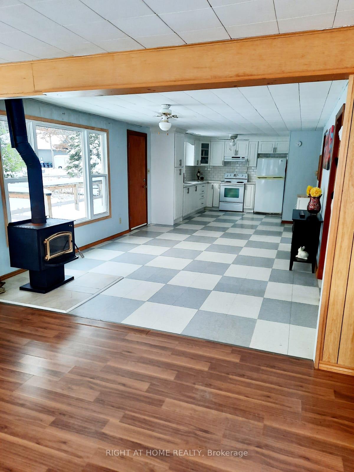 Photo 8 of 15 Fredrick Avenue, Tiny, Rural Tiny — HOMEH