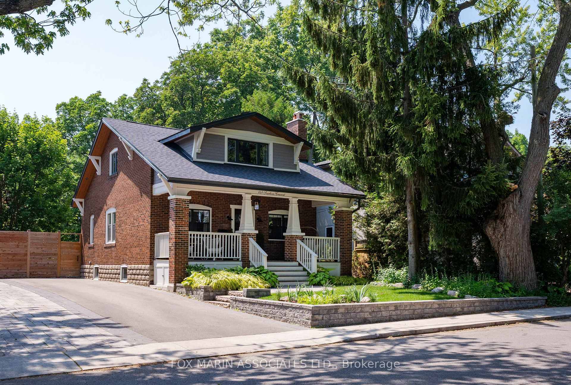 Front of 148 Scarboro Crescent
