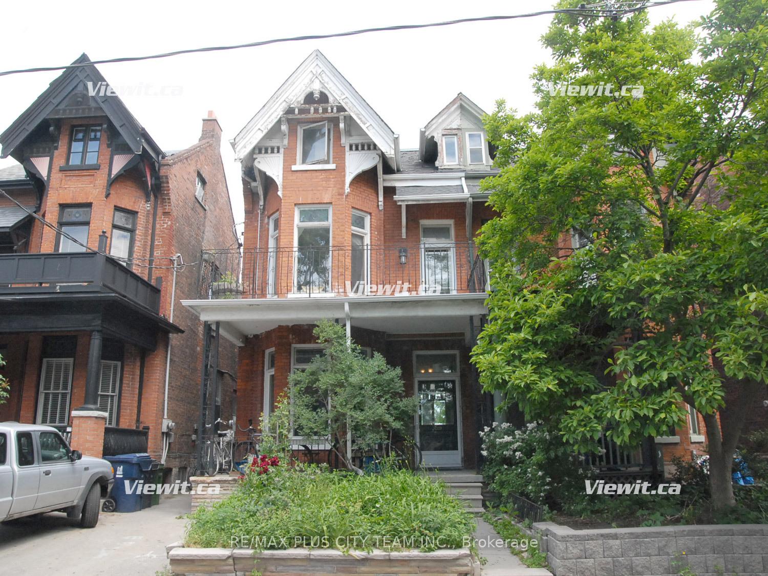 Front of 52 Churchill Avenue