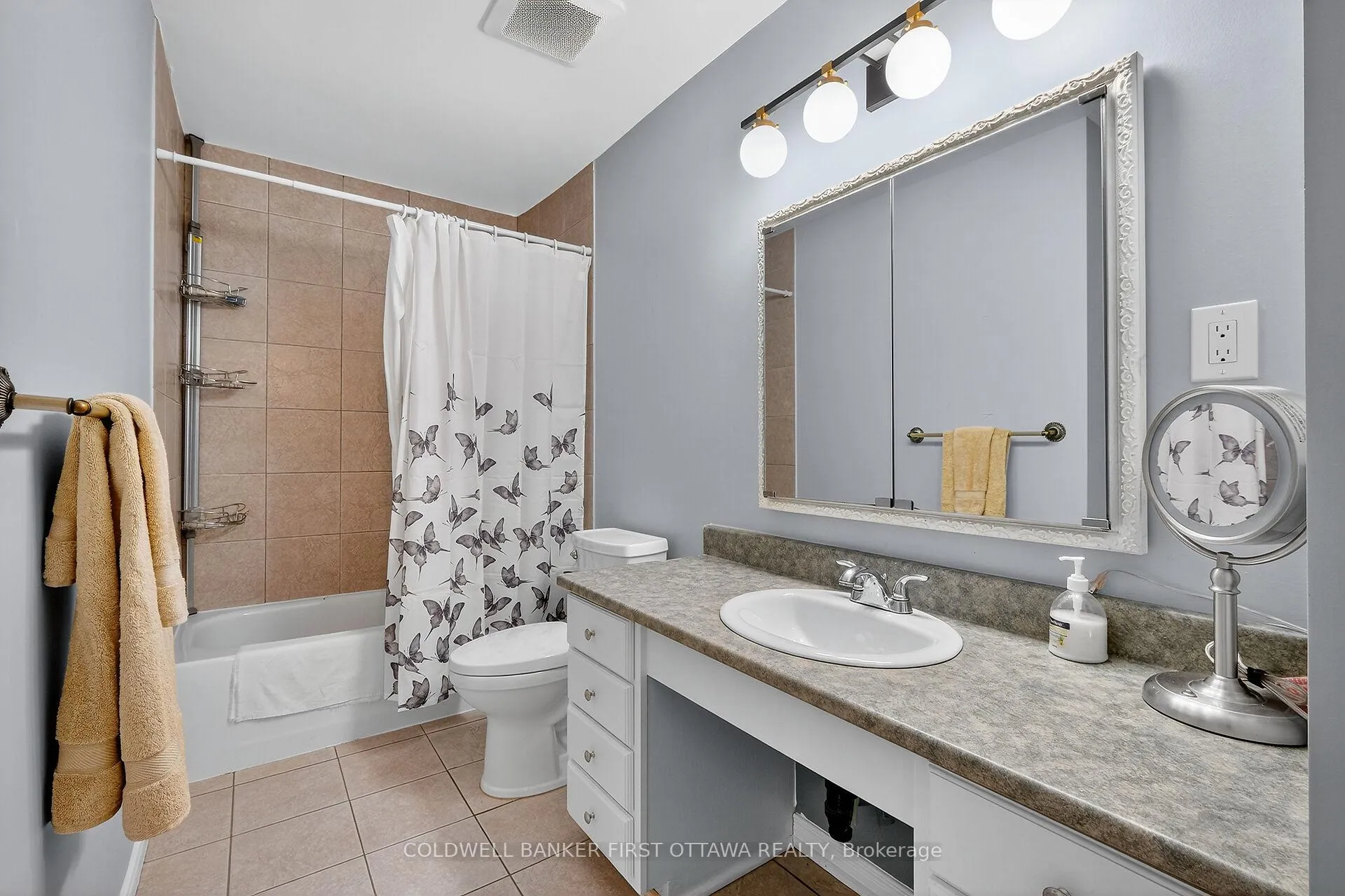 Photo 21 of 6 Pennington Lane, Ottawa, Blackburn Hamlet — HOMEH