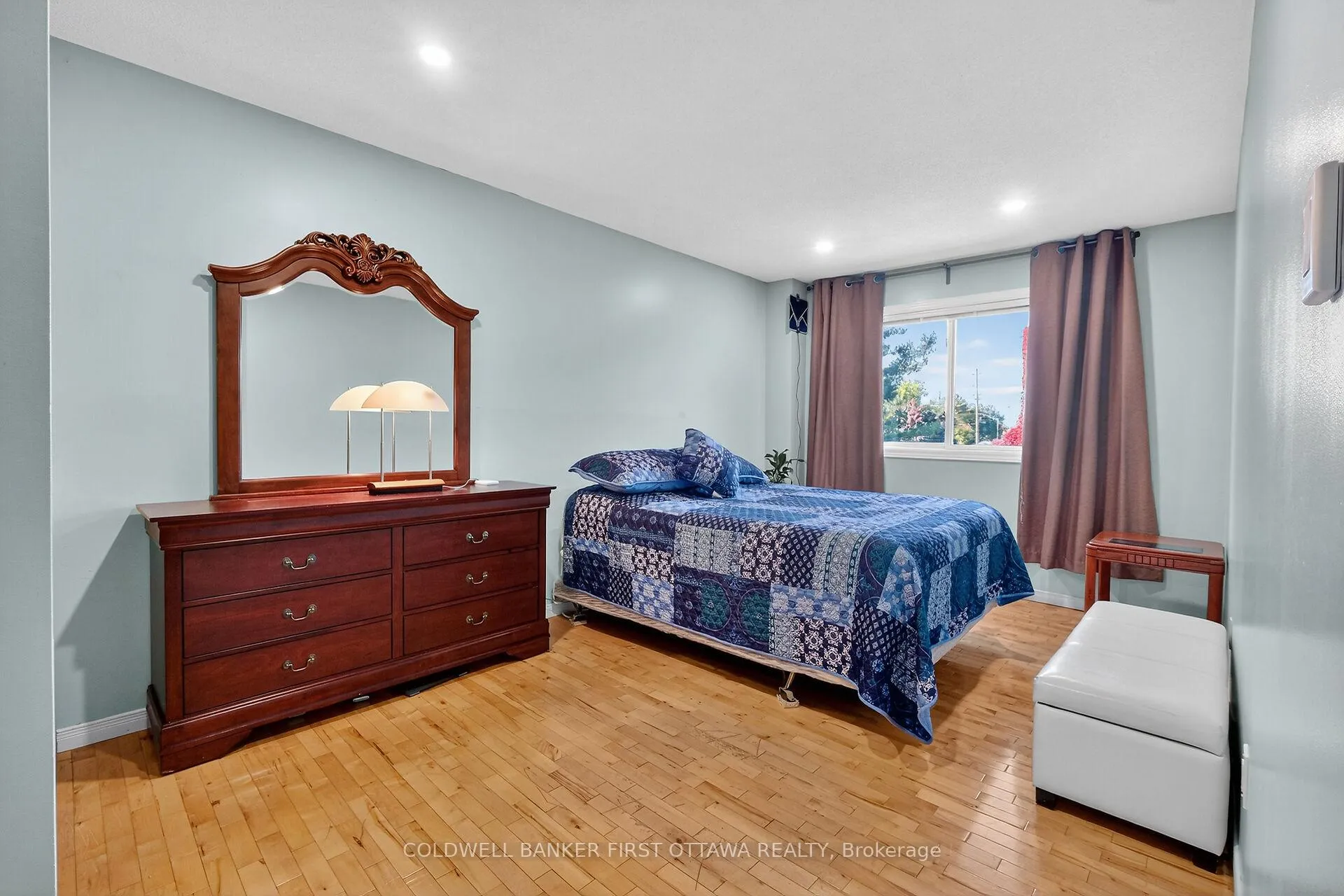 Photo 23 of 6 Pennington Lane, Ottawa, Blackburn Hamlet — HOMEH