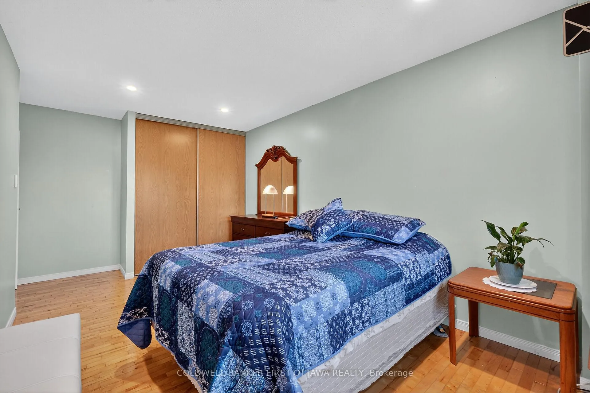 Photo 24 of 6 Pennington Lane, Ottawa, Blackburn Hamlet — HOMEH